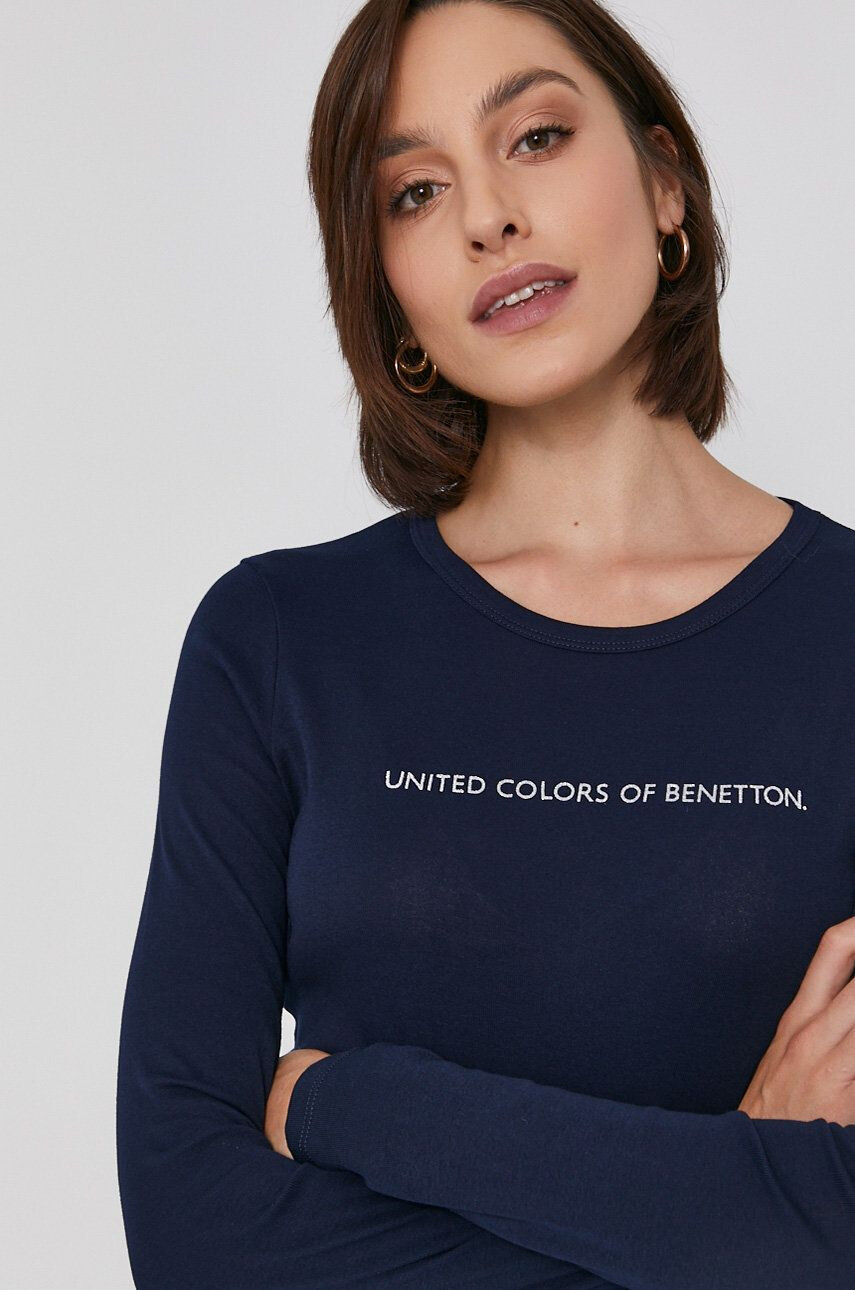 United Colors of Benetton Bavlnené tričko s dlhým rukávom tmavomodrá farba - Pepit.sk