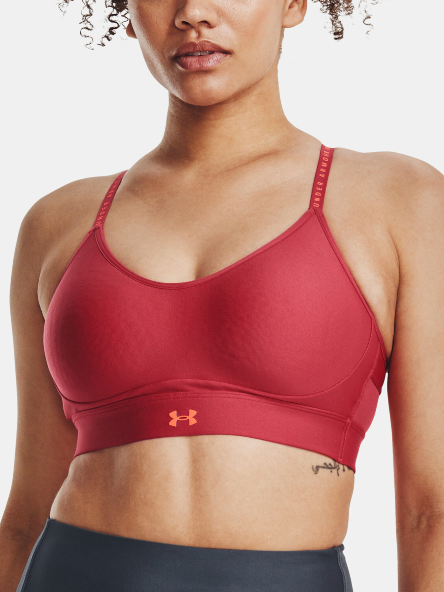 Under Armour Infinity Covered Low-RED Športová podprsenka Červená - Pepit.sk