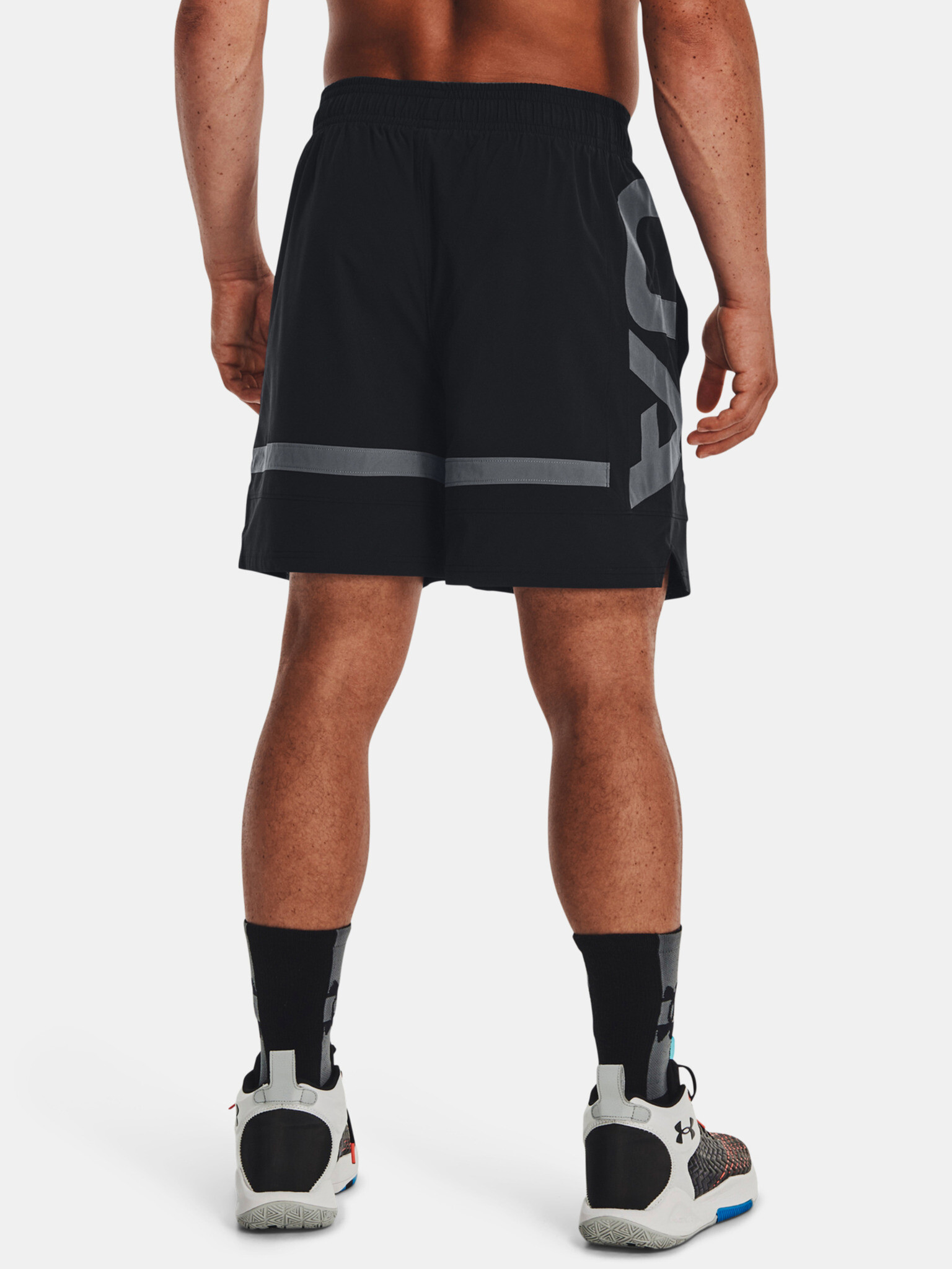 Under Armour UA Baseline Woven Short II Kraťasy Čierna - Pepit.sk