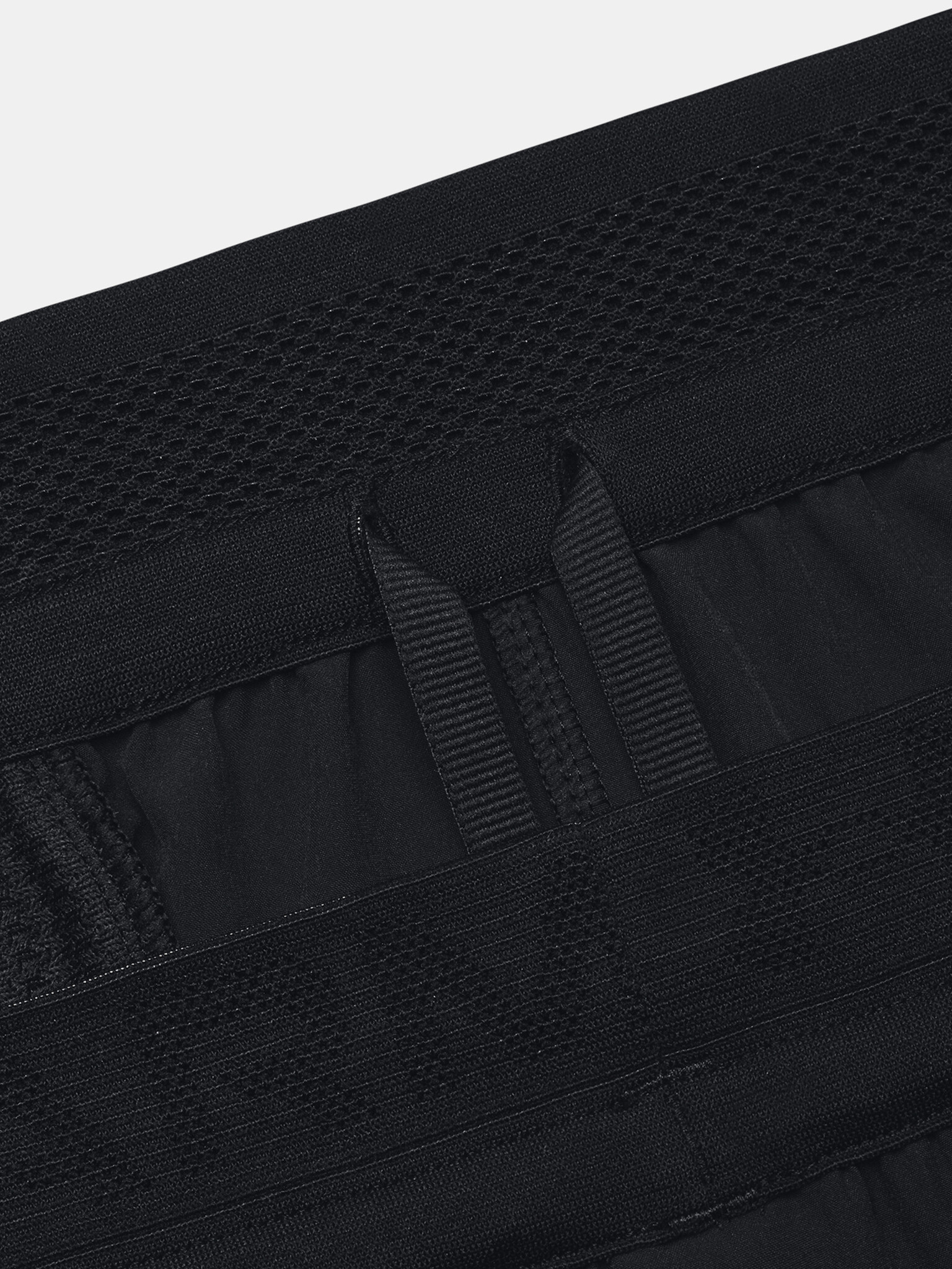 Under Armour UA Peak Woven Shorts-BLK Kraťasy Čierna - Pepit.sk