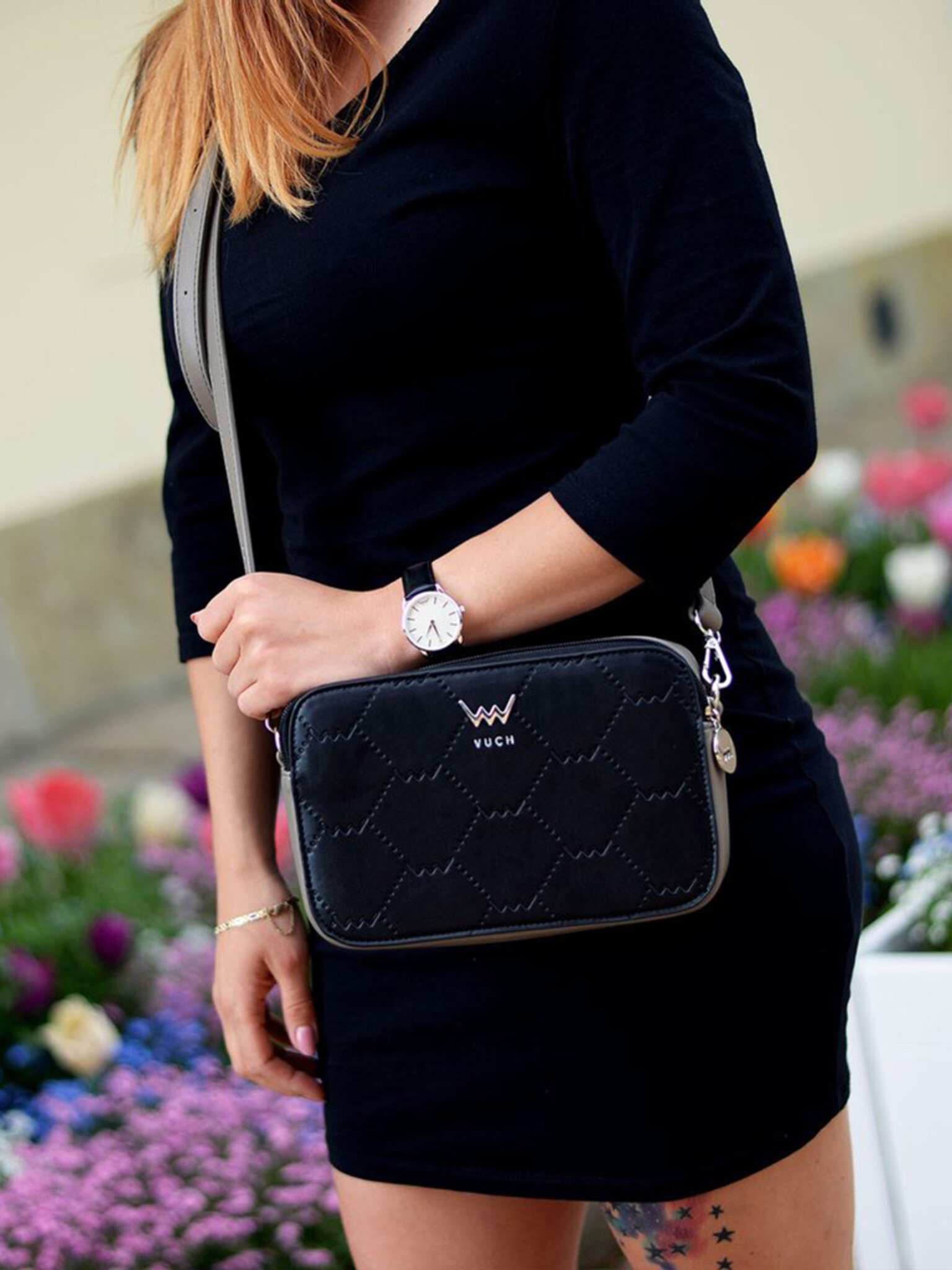 Vuch Rosette Cross body bag Čierna - Pepit.sk