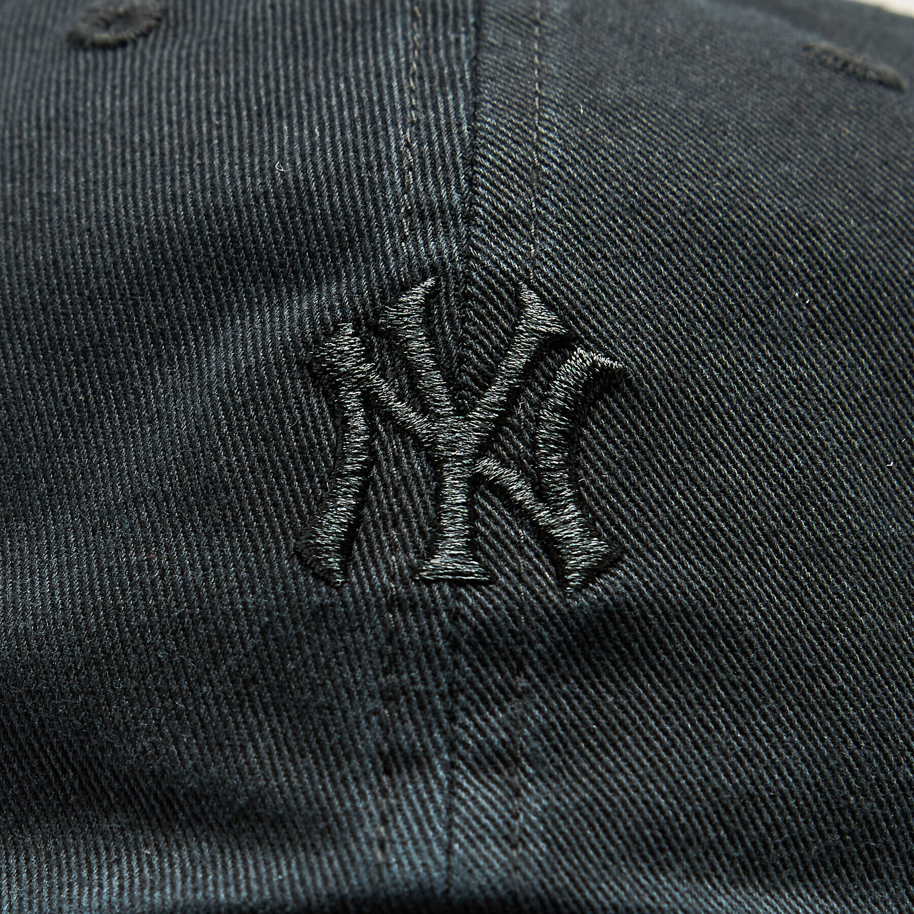 47 Brand Šiltovka MLB New York Yankees BASE RUNNER '47 Clean Up B-BSRNR17GWS-BKD Čierna - Pepit.sk