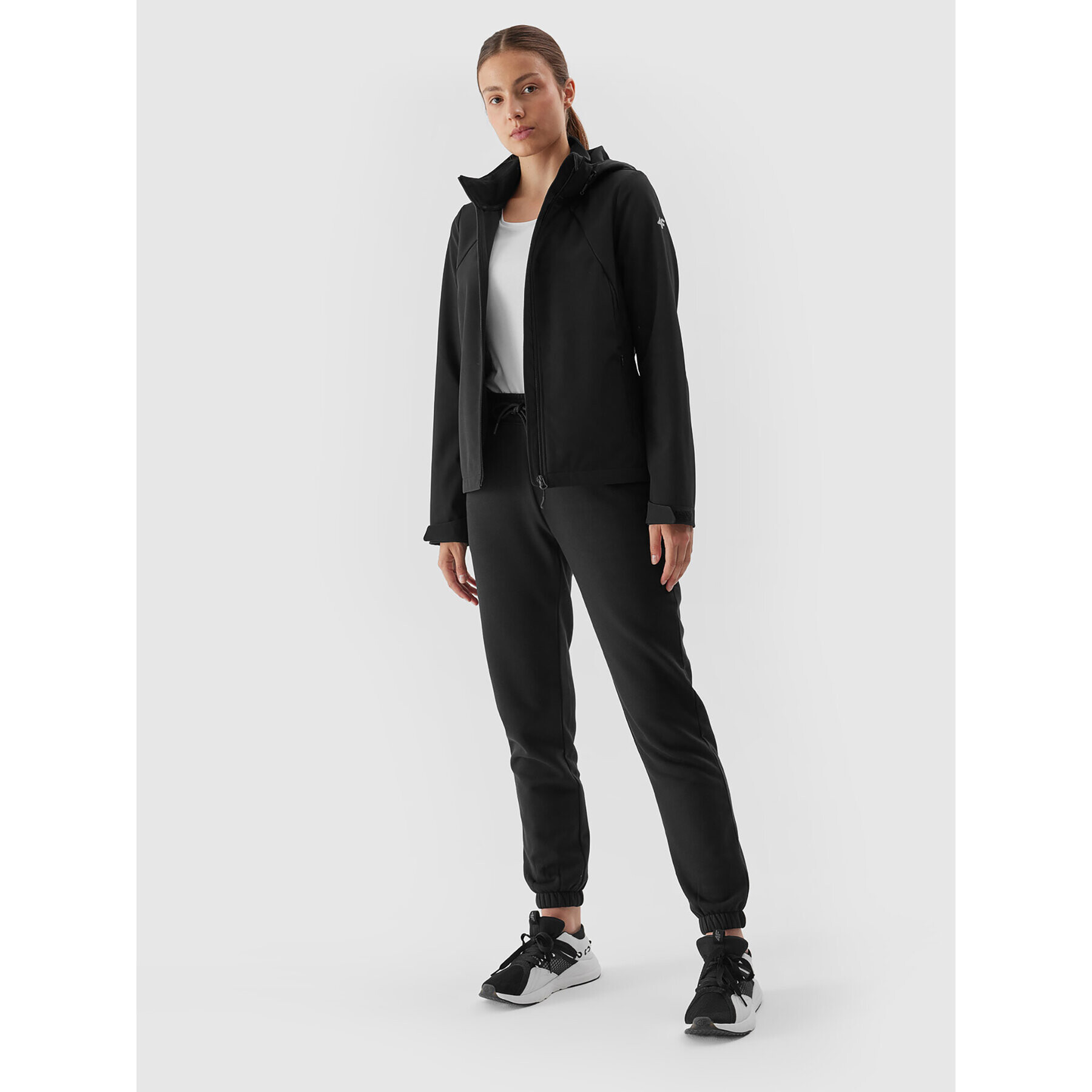 4F Softshellová bunda AW23TSOFF152 Čierna Slim Fit - Pepit.sk