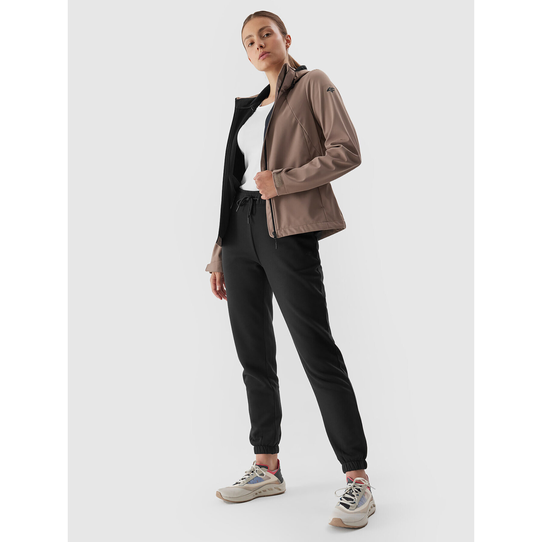 4F Softshellová bunda AW23TSOFF152 Hnedá Slim Fit - Pepit.sk