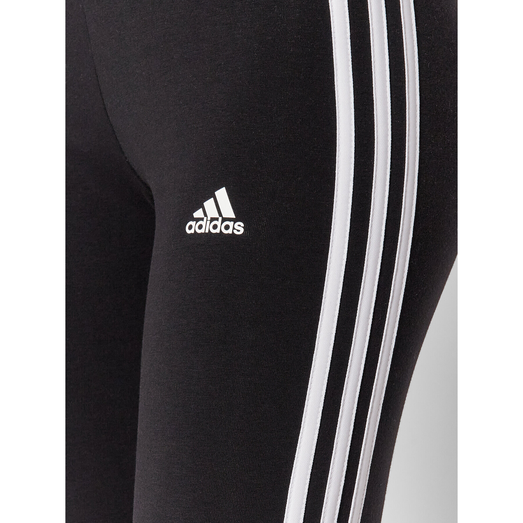 adidas Cyklistické šortky Essentials 3-Stripes Bike GR3866 Čierna Extra Slim Fit - Pepit.sk