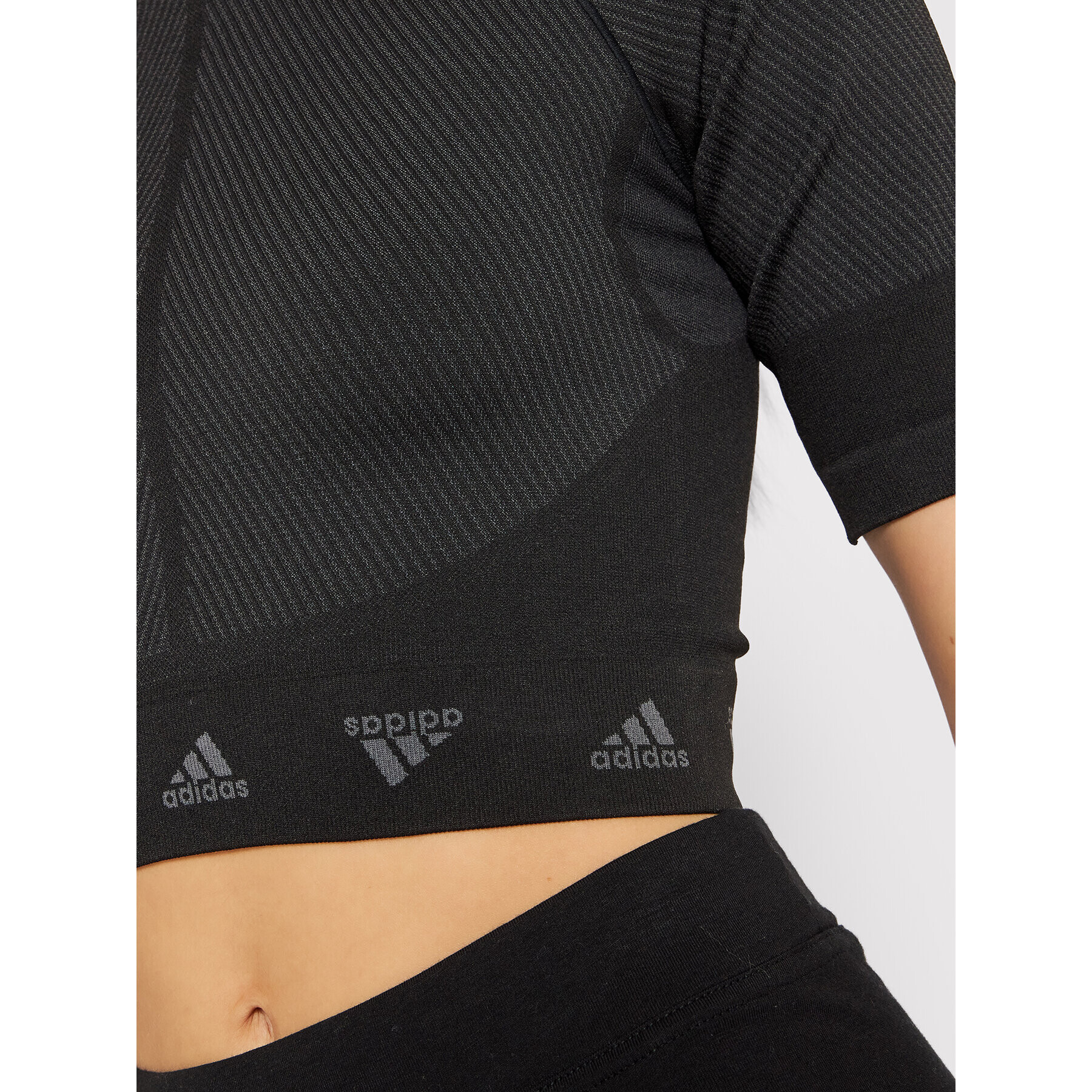 adidas Funkčné tričko Aeroknit HA8994 Čierna Slim Fit - Pepit.sk