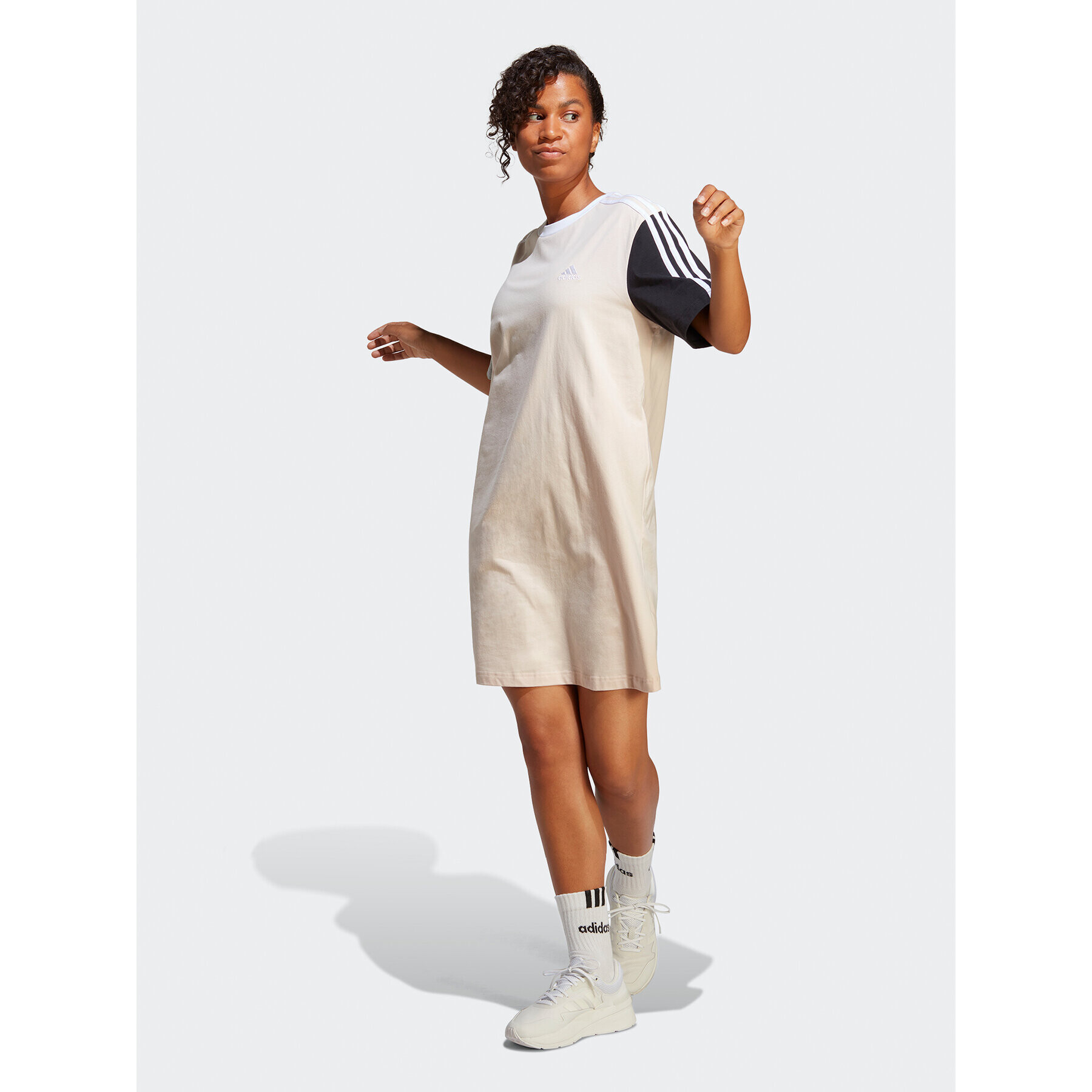 adidas Každodenné šaty Essentials 3-Stripes Single Jersey Boyfriend Tee Dress IC1462 Béžová Loose Fit - Pepit.sk