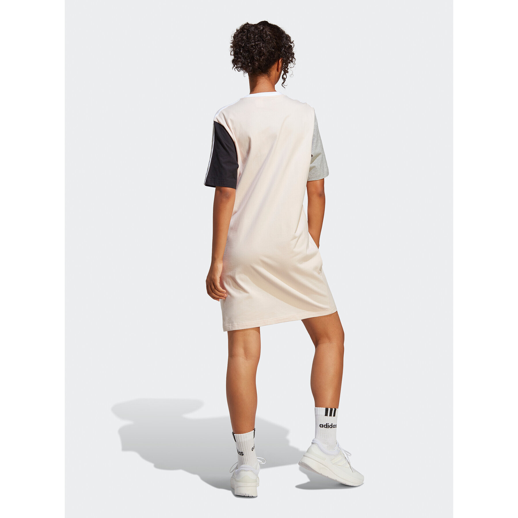 adidas Každodenné šaty Essentials 3-Stripes Single Jersey Boyfriend Tee Dress IC1462 Béžová Loose Fit - Pepit.sk