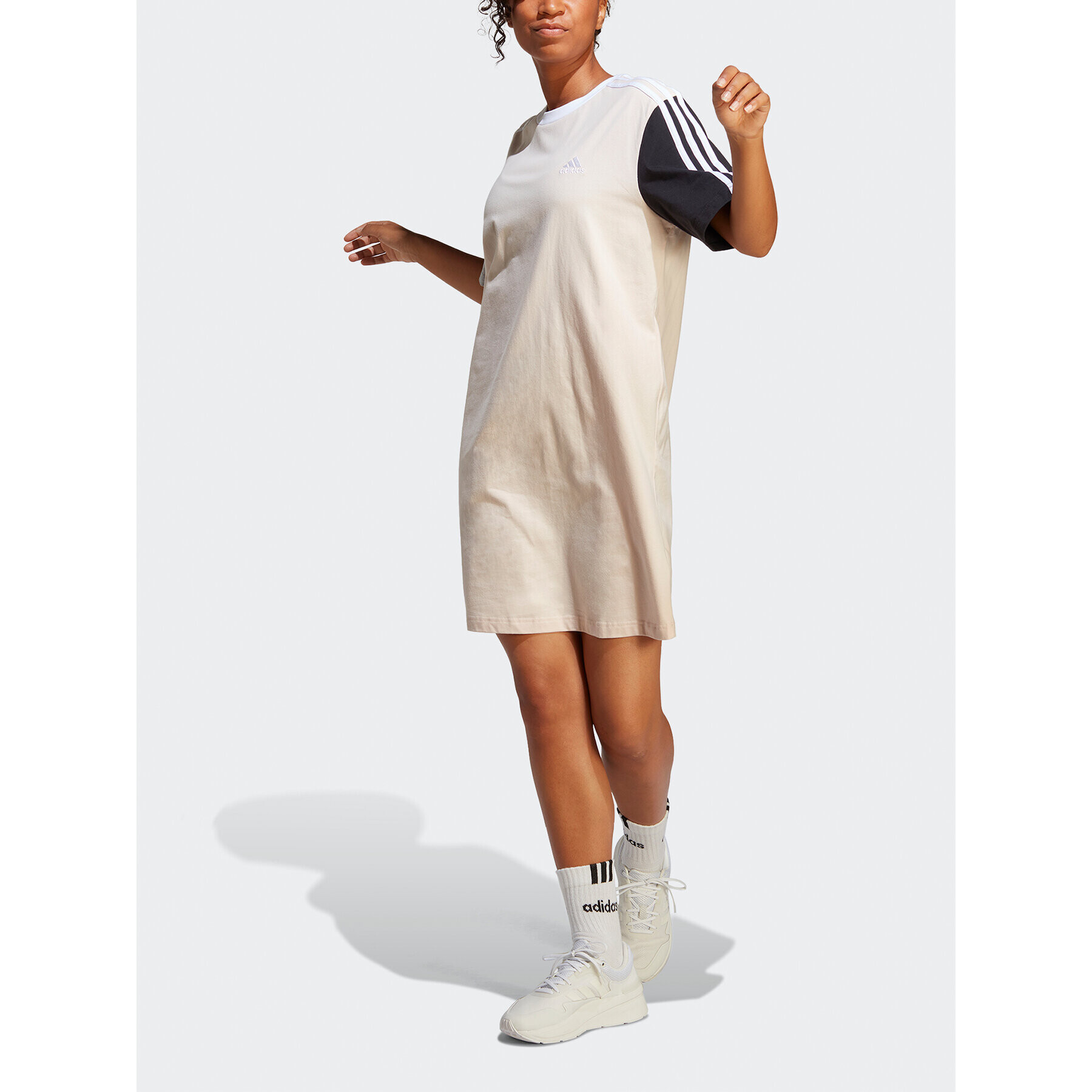 adidas Každodenné šaty Essentials 3-Stripes Single Jersey Boyfriend Tee Dress IC1462 Béžová Loose Fit - Pepit.sk