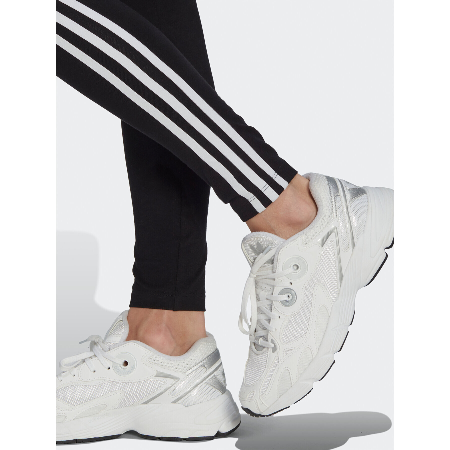 adidas Legíny Adicolor Classics 3-Stripes Leggings IB7383 Čierna - Pepit.sk