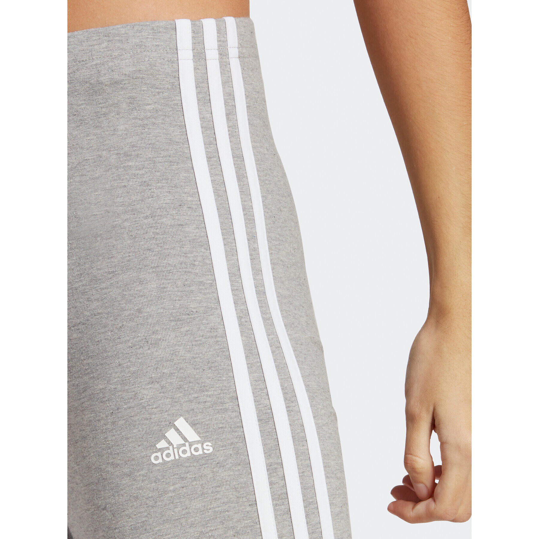 adidas Legíny Essentials 3-Stripes High-Waisted Single Jersey Leggings IC7152 Sivá - Pepit.sk