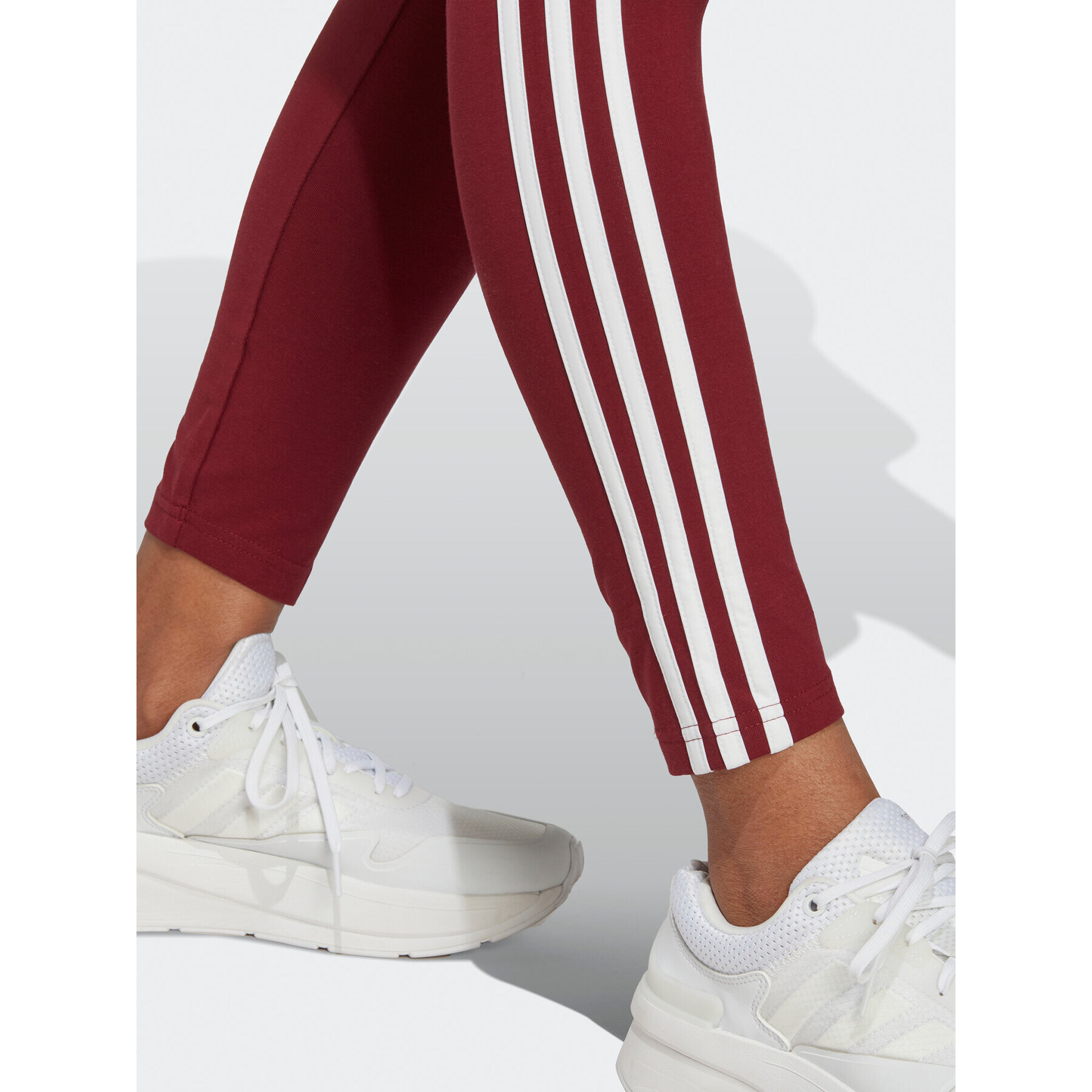 adidas Legíny Essentials 3-Stripes High-Waisted Single Jersey Leggings IC9903 Červená - Pepit.sk