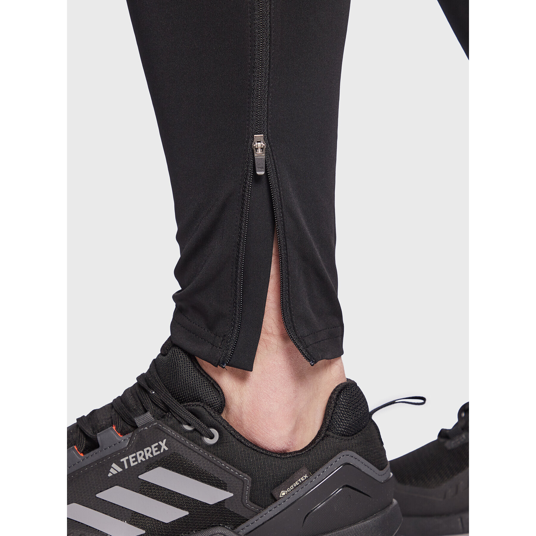 adidas Legíny Own the Run Leggings HM8444 Čierna Fitted Fit - Pepit.sk