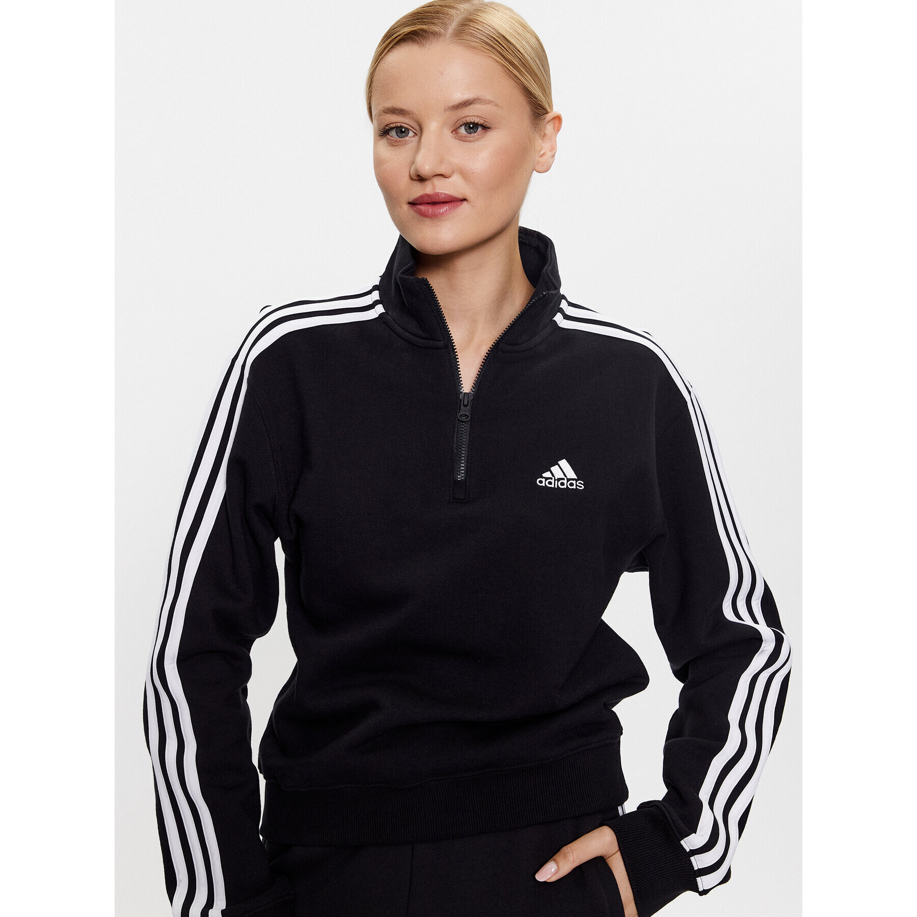 adidas Mikina Essentials 3-Stripes Quarter-Zip Sweatshirt IC8780 Čierna Regular Fit - Pepit.sk