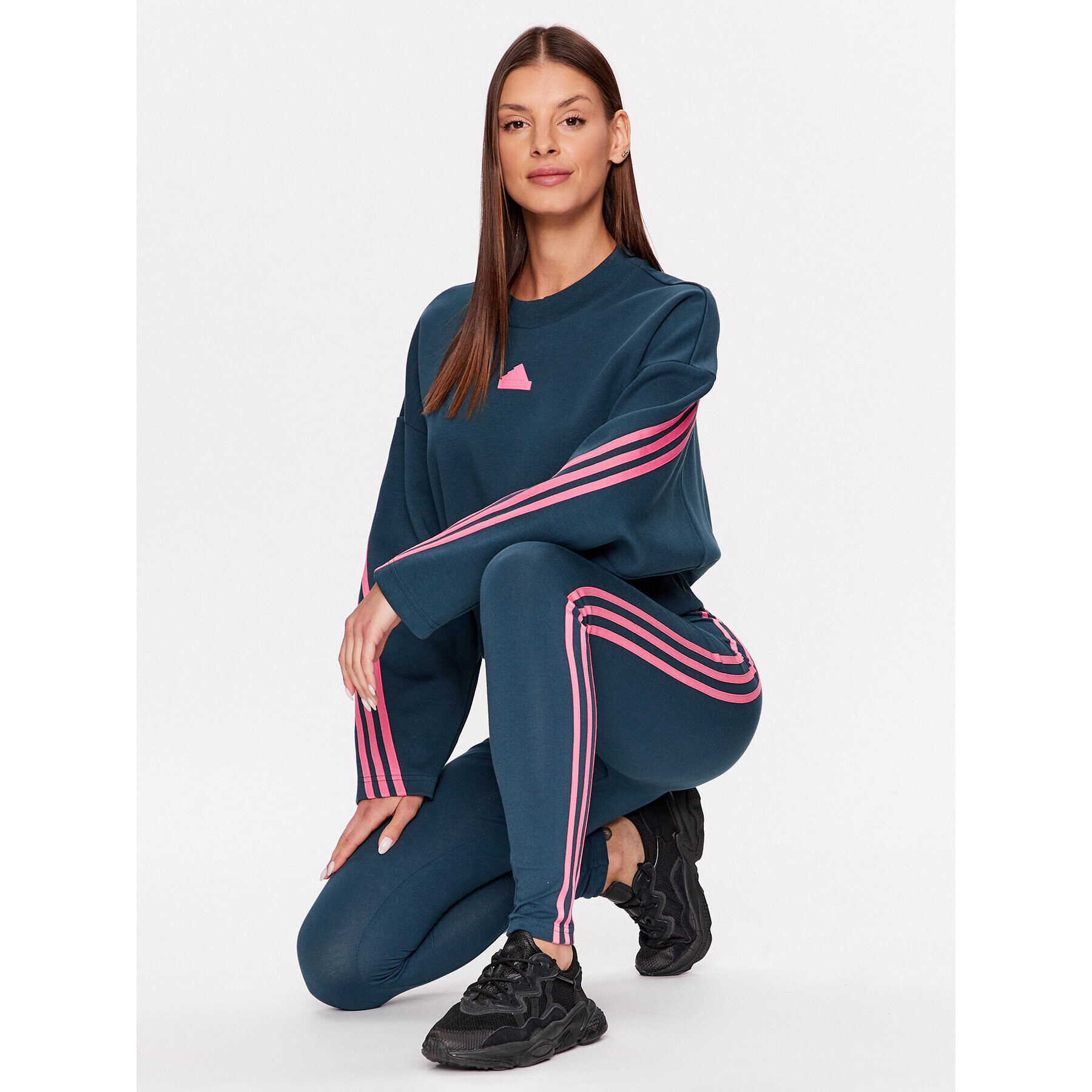 adidas Mikina Future Icons 3-Stripes Sweatshirt IL3055 Tyrkysová Loose Fit - Pepit.sk