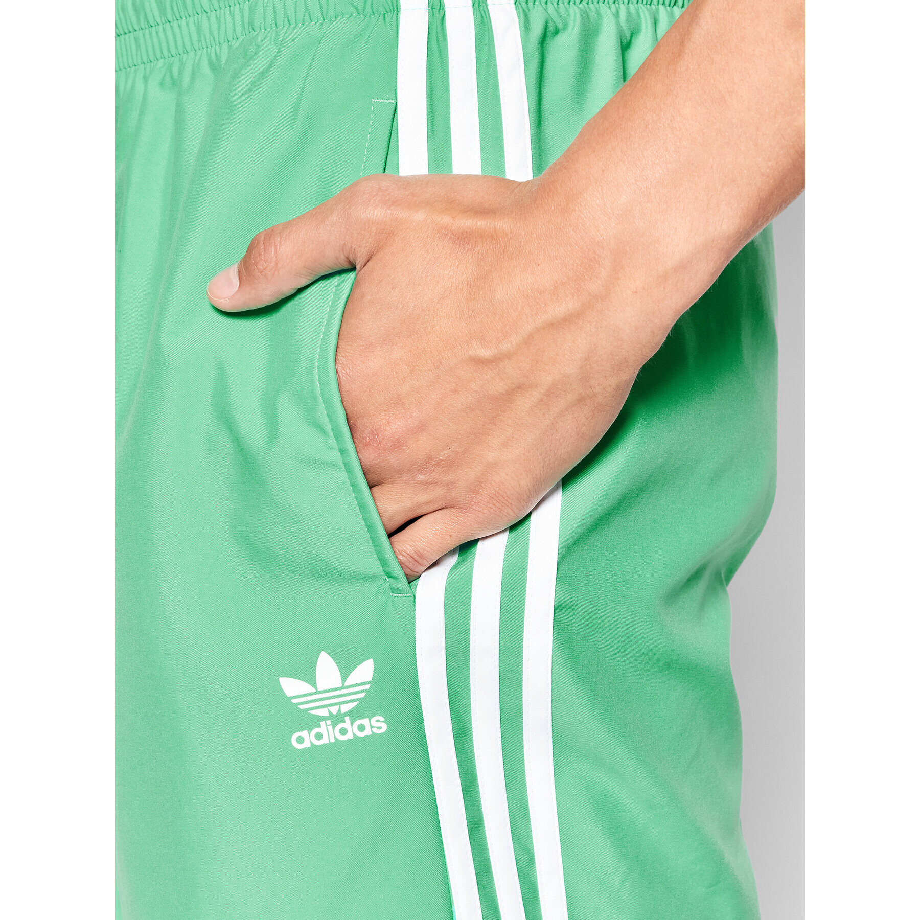 adidas Plavecké šortky adicolor Classics 3-Stripes HF2119 Zelená Regular Fit - Pepit.sk