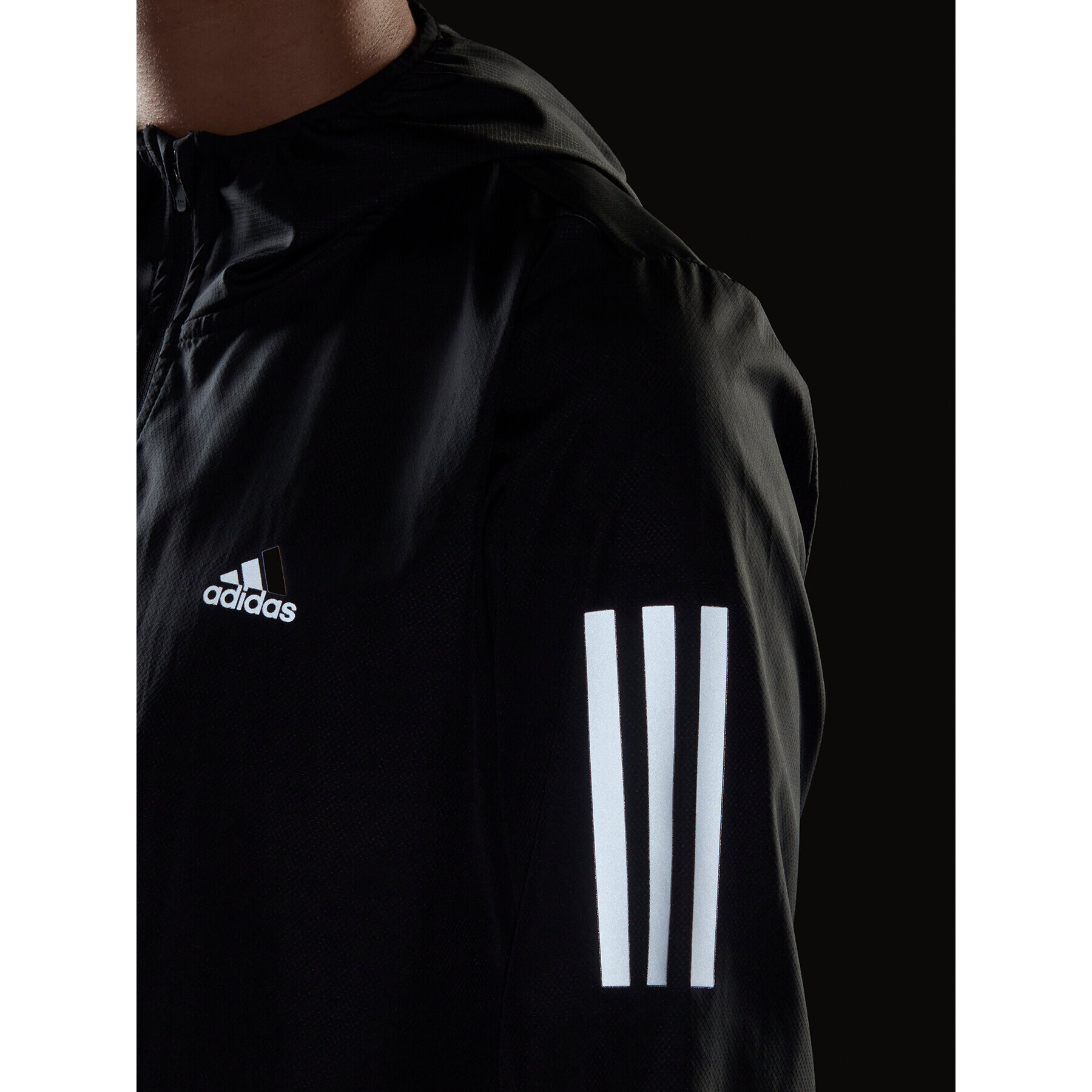 adidas Prechodná bunda Own the Run Hooded Running Windbreaker H59271 Čierna Regular Fit - Pepit.sk