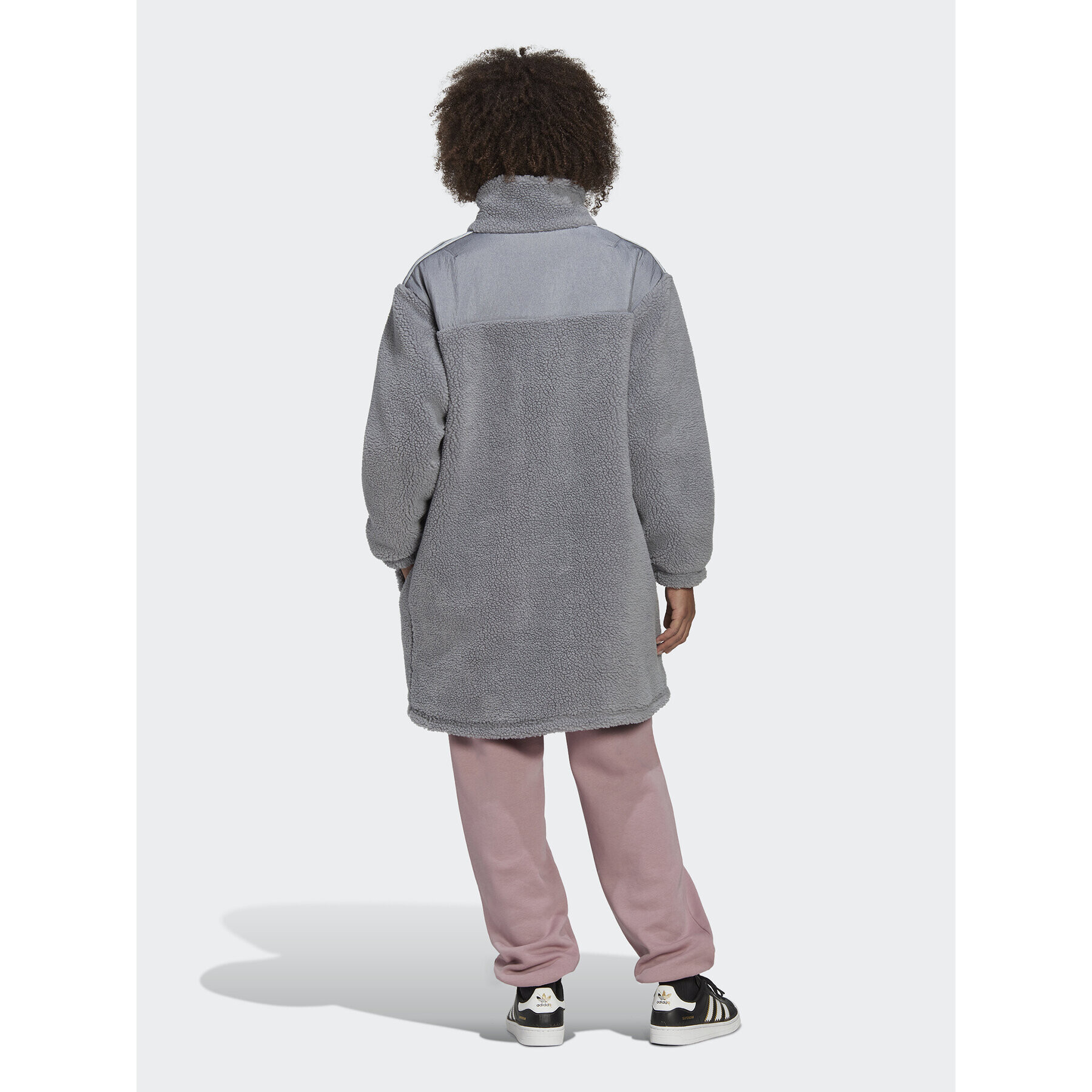 adidas Prechodná bunda Sherpa HK5256 Sivá Regular Fit - Pepit.sk