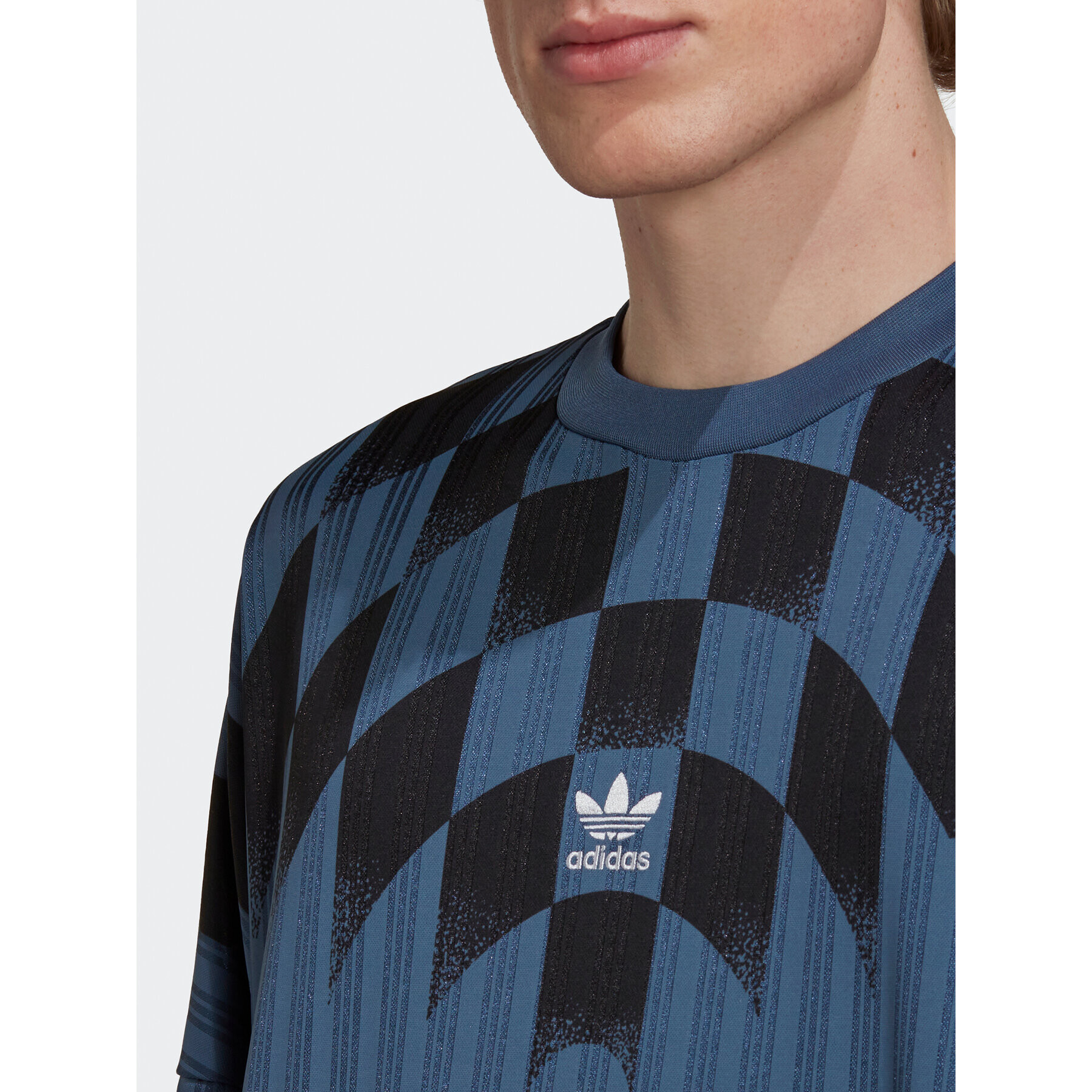 adidas S dlhými rukávmi Rekive Graphic HK7331 Modrá Loose Fit - Pepit.sk