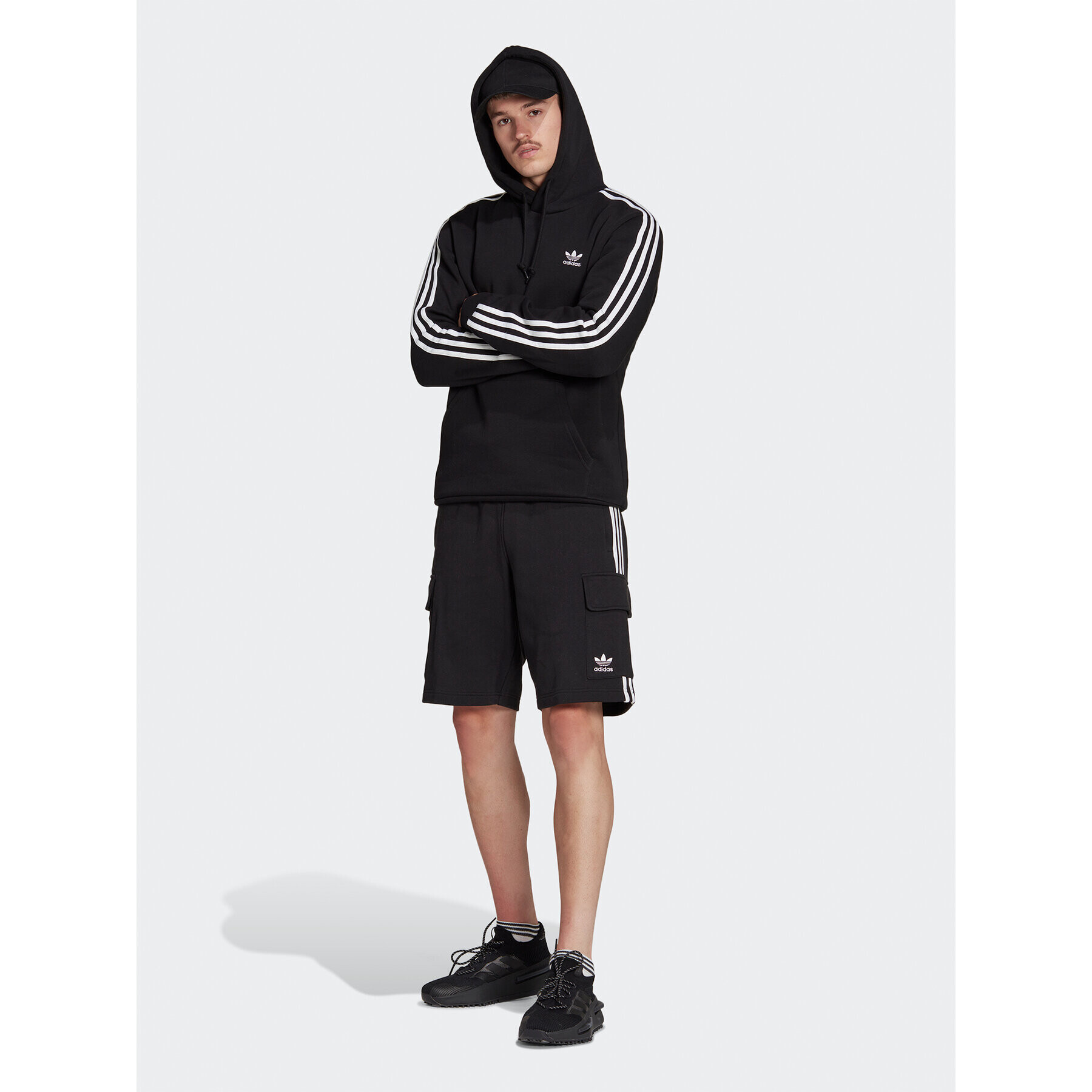 adidas Športové kraťasy Adicolor Classics 3-Stripes Cargo Shorts IA6334 Čierna Regular Fit - Pepit.sk