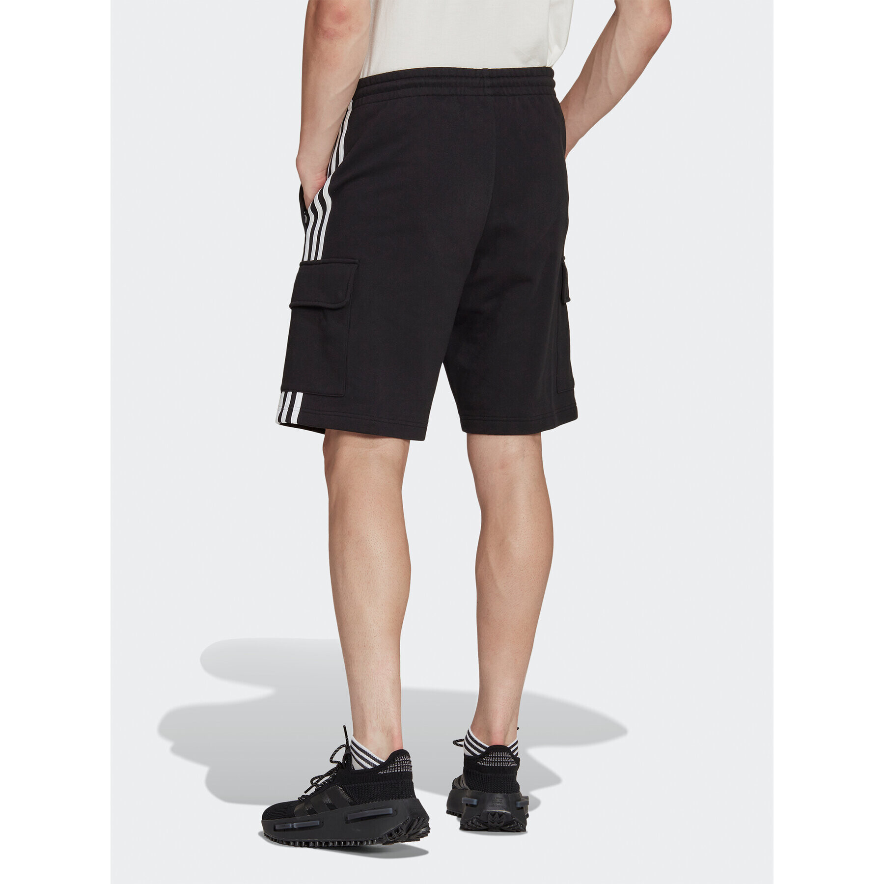 adidas Športové kraťasy Adicolor Classics 3-Stripes Cargo Shorts IA6334 Čierna Regular Fit - Pepit.sk