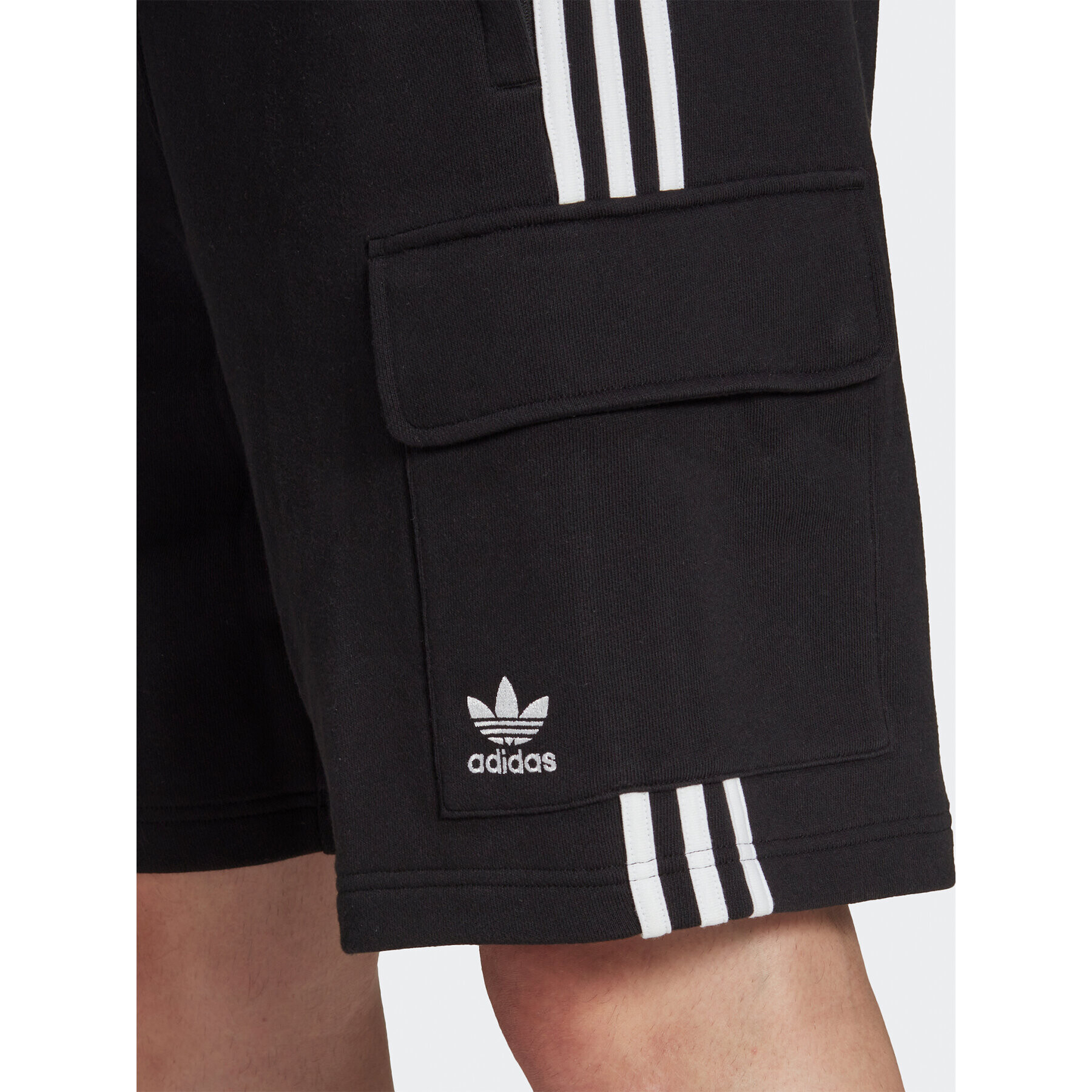 adidas Športové kraťasy Adicolor Classics 3-Stripes Cargo Shorts IA6334 Čierna Regular Fit - Pepit.sk