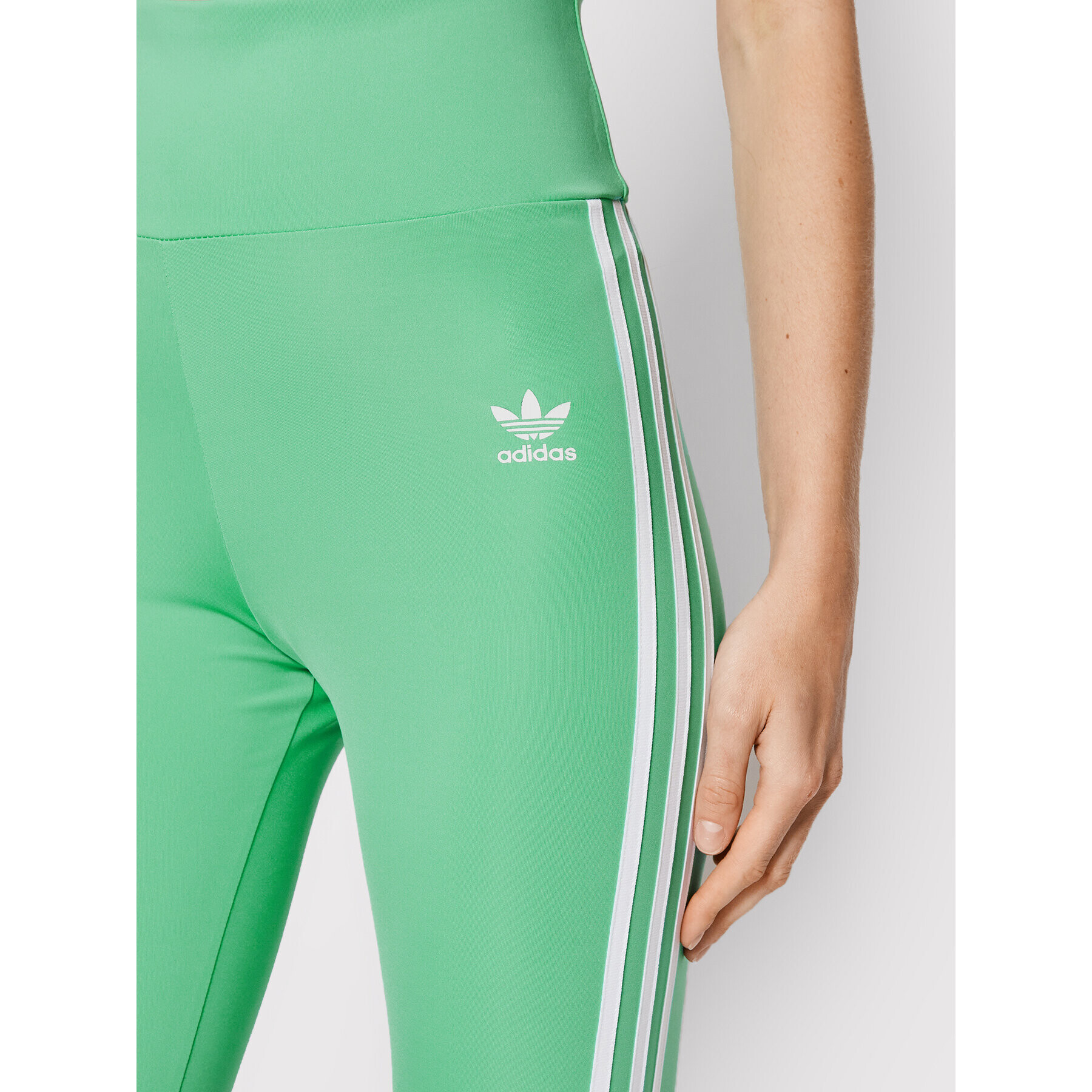 adidas Športové kraťasy adicolor Classics HE9503 Zelená Slim Fit - Pepit.sk