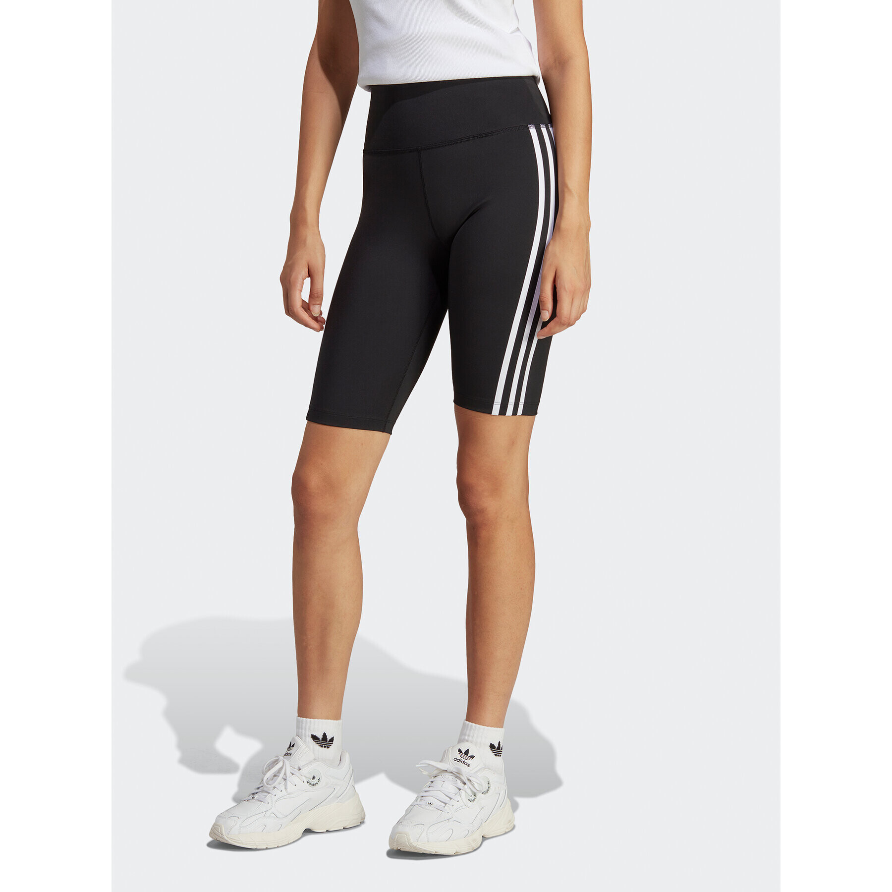 adidas Športové kraťasy Adicolor Classics High-Waisted Short Tights IB7414 Čierna Fitted Fit - Pepit.sk