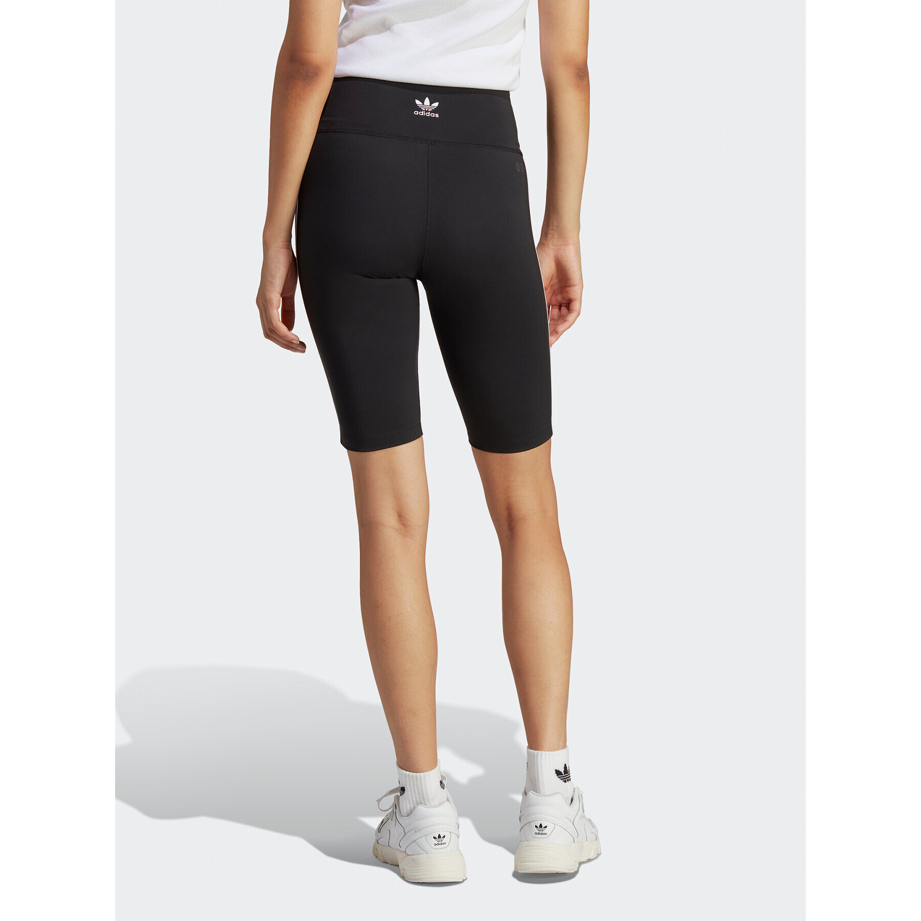 adidas Športové kraťasy Adicolor Classics High-Waisted Short Tights IB7414 Čierna Fitted Fit - Pepit.sk