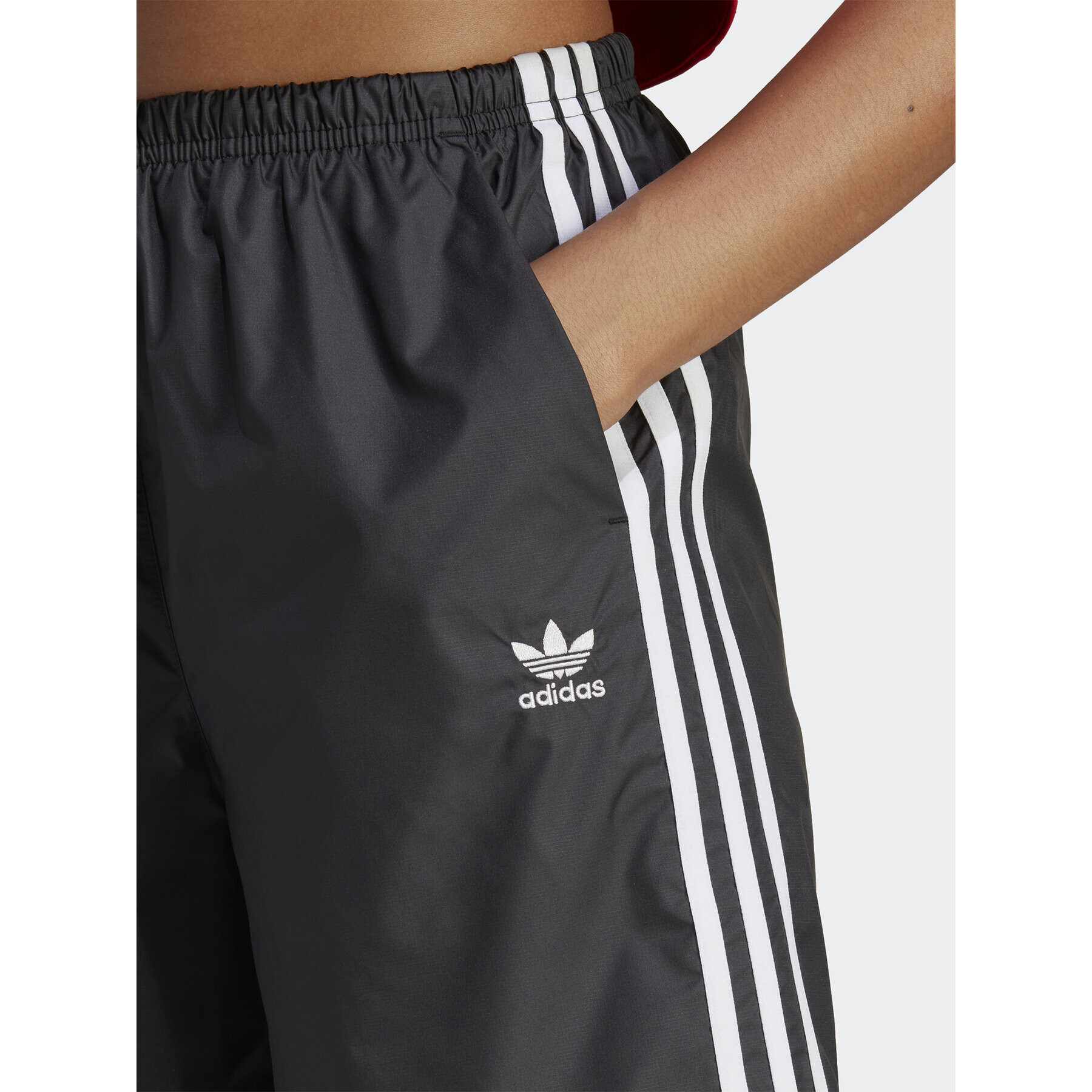 adidas Športové kraťasy Adicolor Classics Ripstop Shorts IB7301 Čierna Regular Fit - Pepit.sk