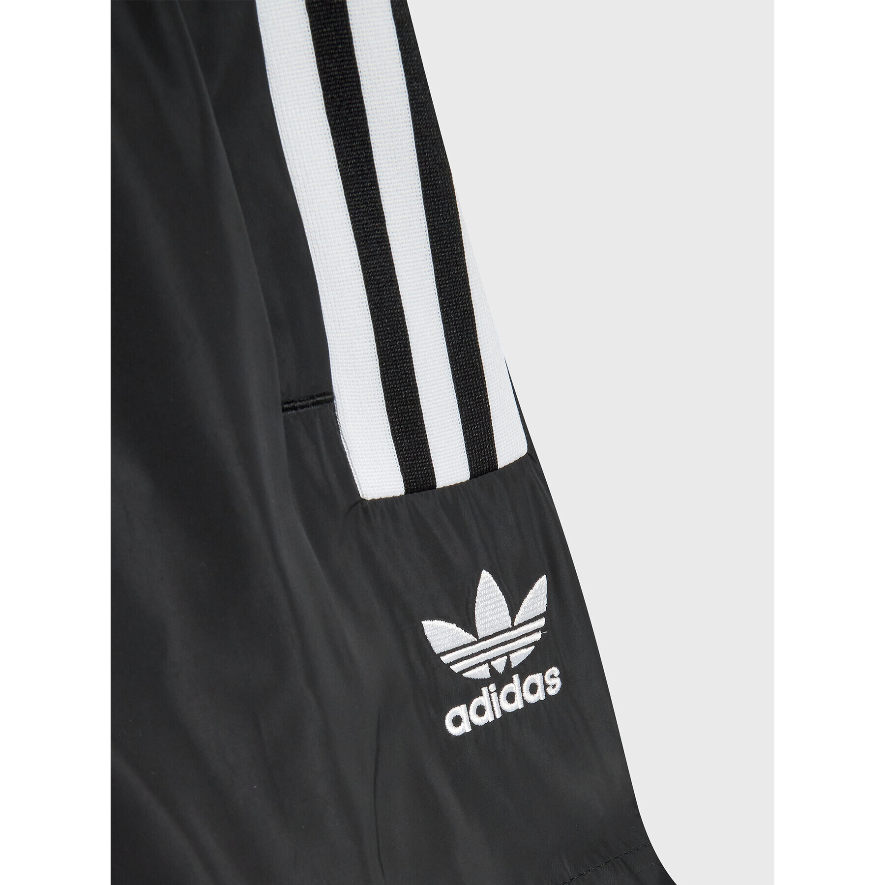 adidas Športové kraťasy adicolor IC6264 Čierna Relaxed Fit - Pepit.sk