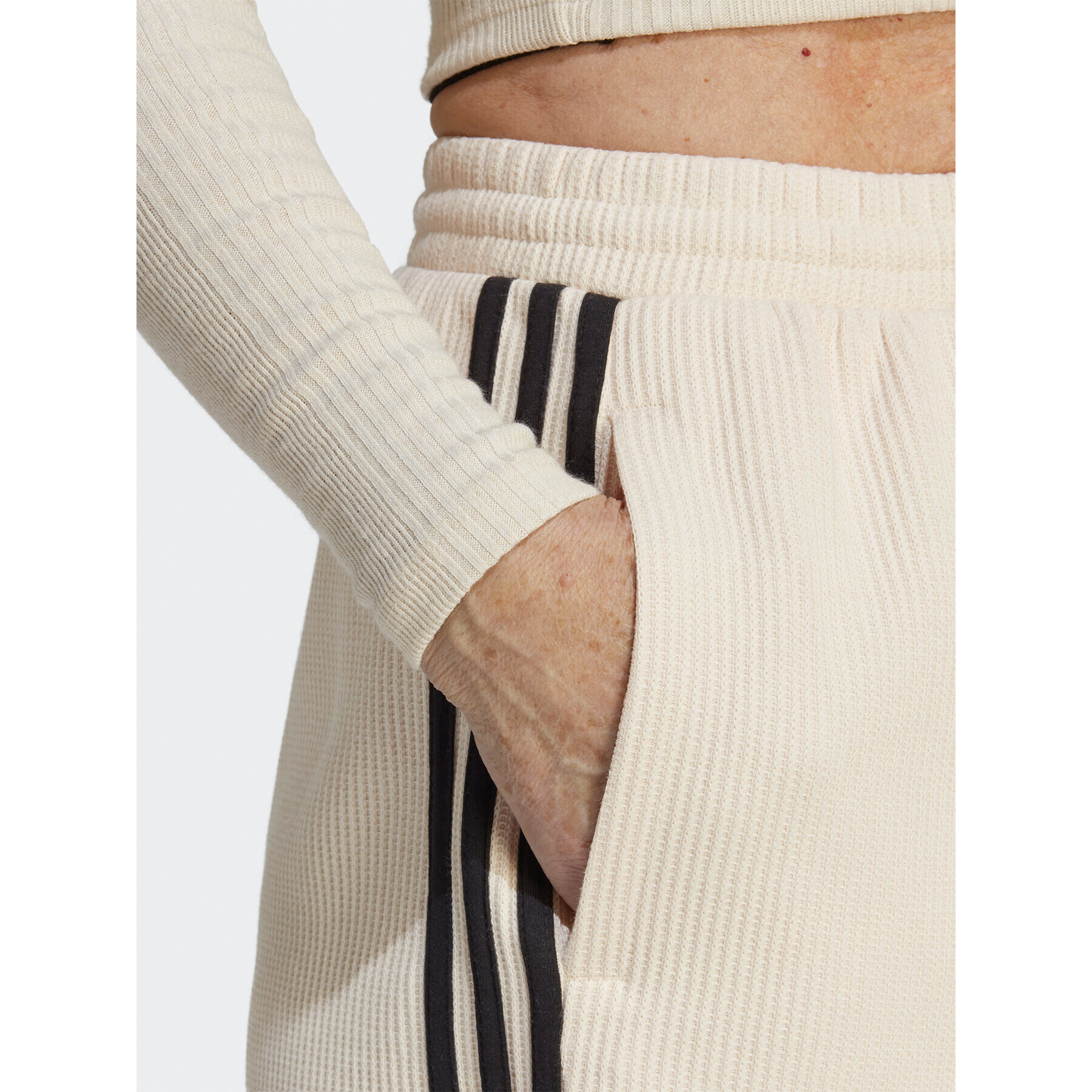 adidas Športové kraťasy Bermuda Shorts IC5450 Béžová - Pepit.sk