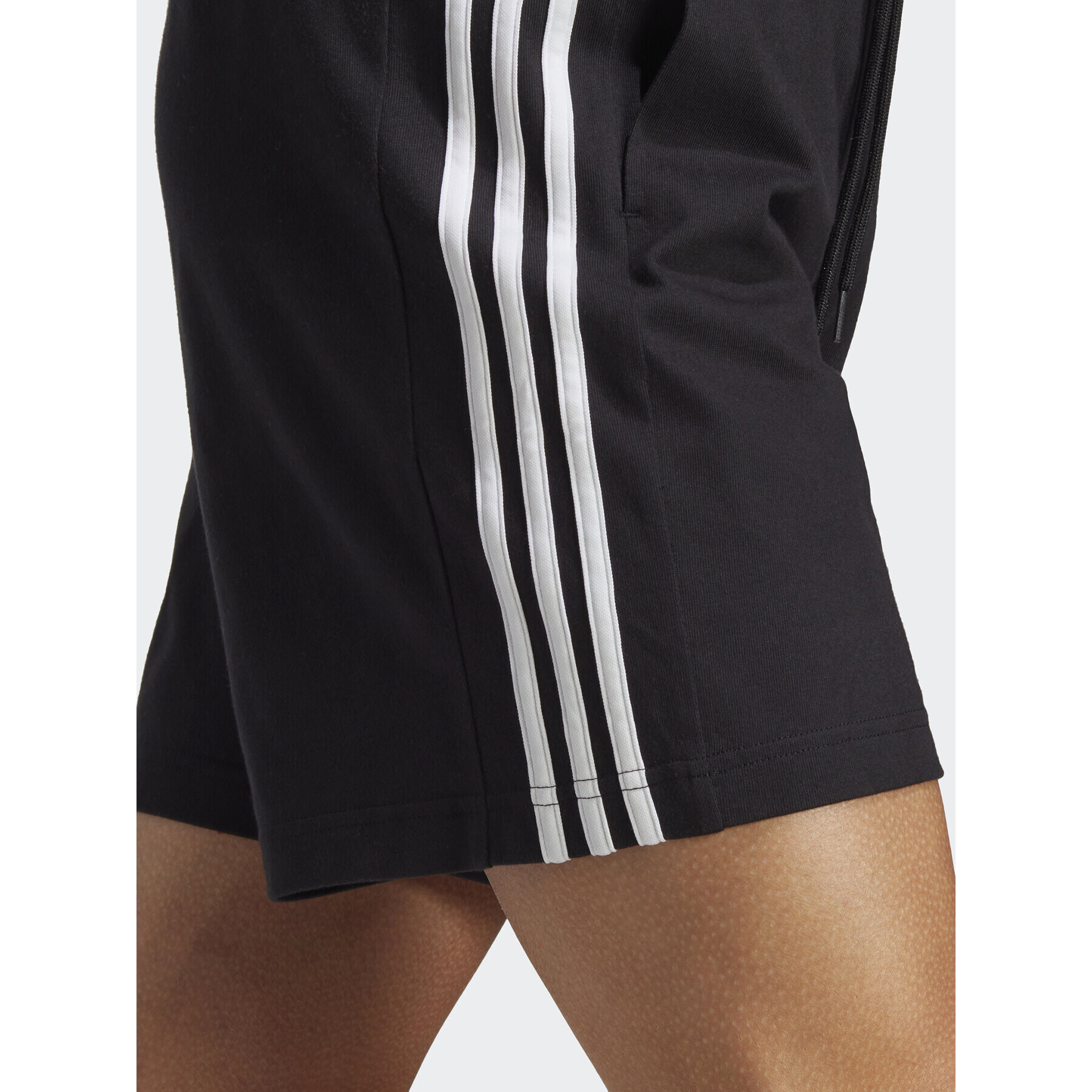 adidas Športové kraťasy Essentials 3-Stripes Shorts IC9378 Čierna Regular Fit - Pepit.sk