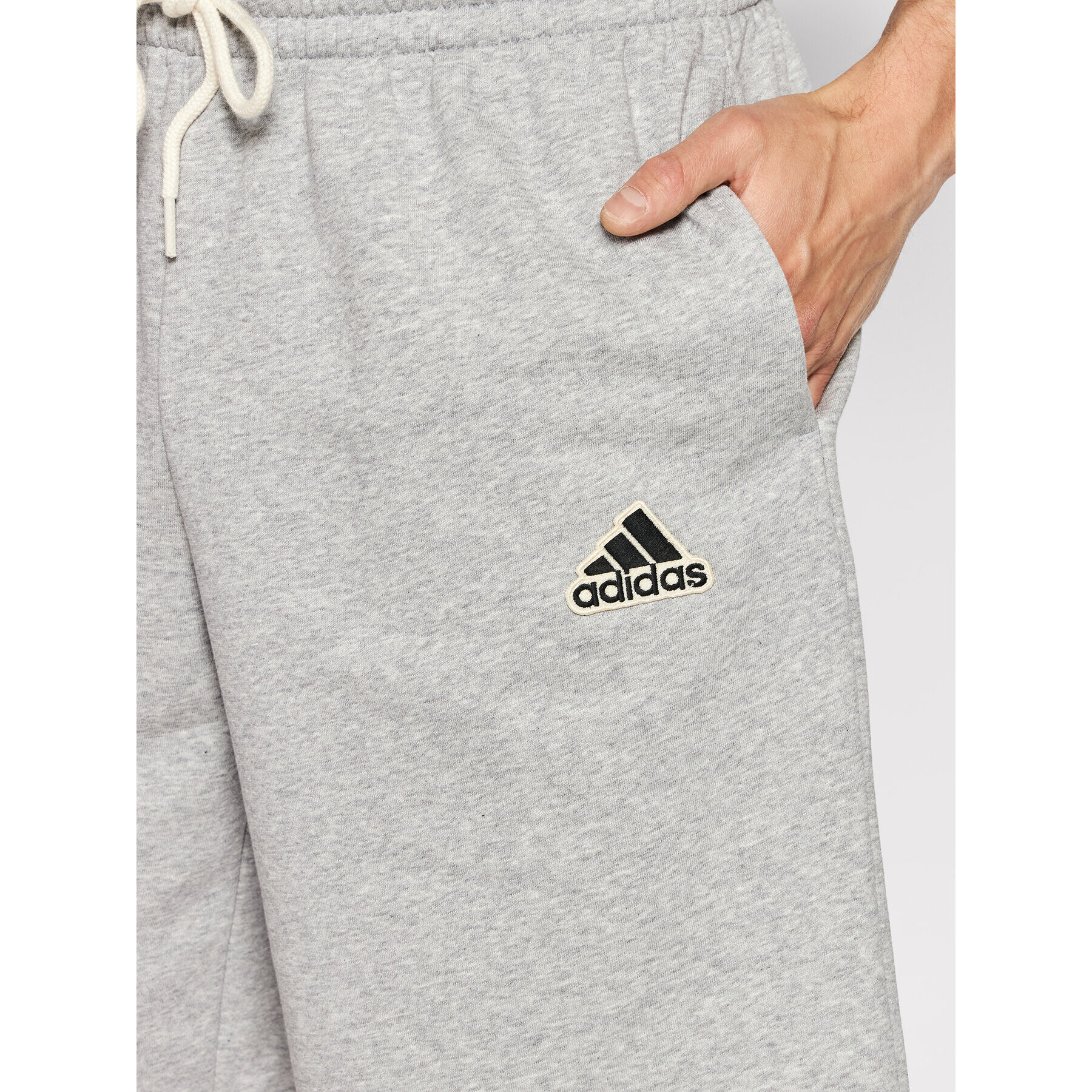 adidas Športové kraťasy Essentials Feelcomfy HE1814 Sivá Regular Fit - Pepit.sk