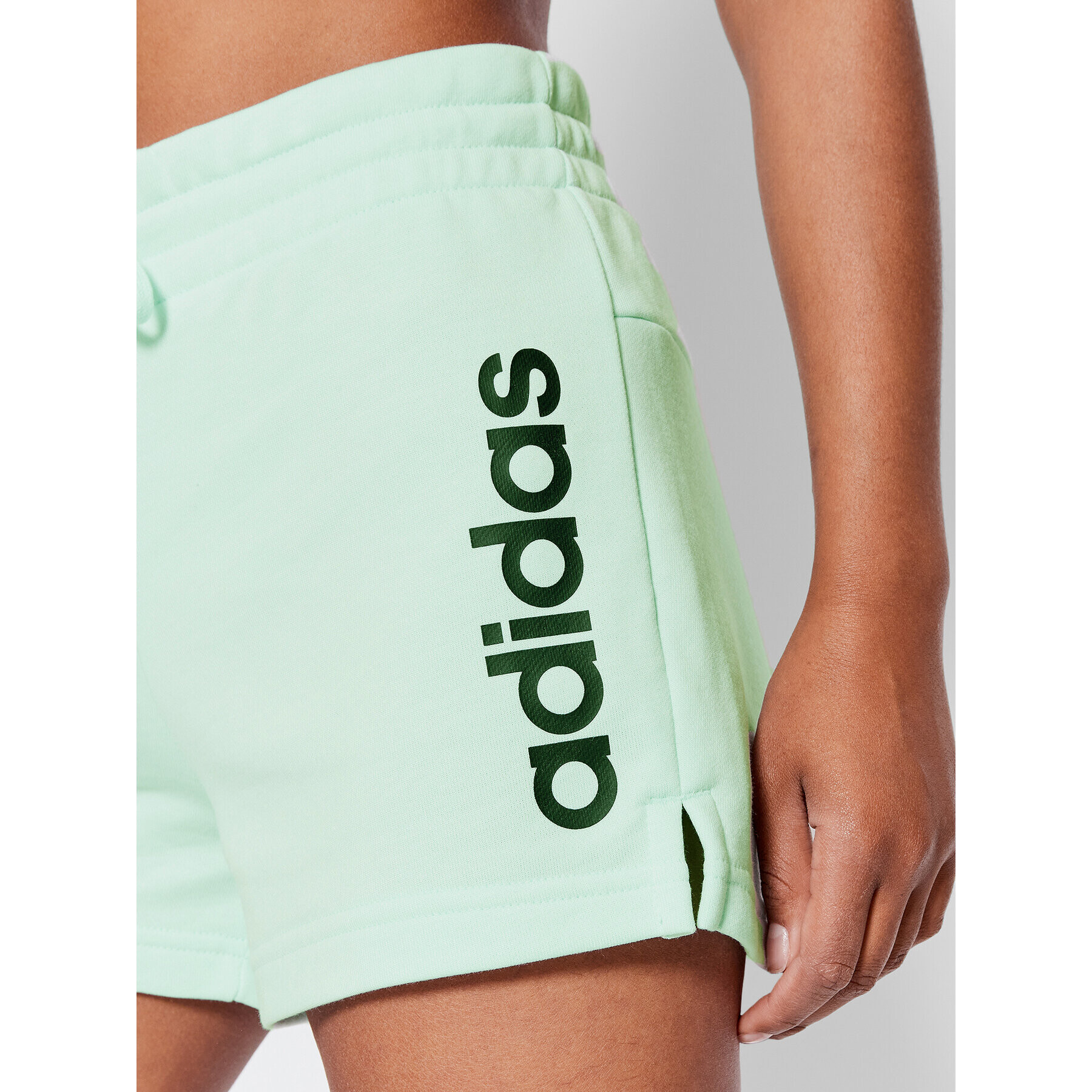 adidas Športové kraťasy Essentials HE9363 Zelená Slim Fit - Pepit.sk