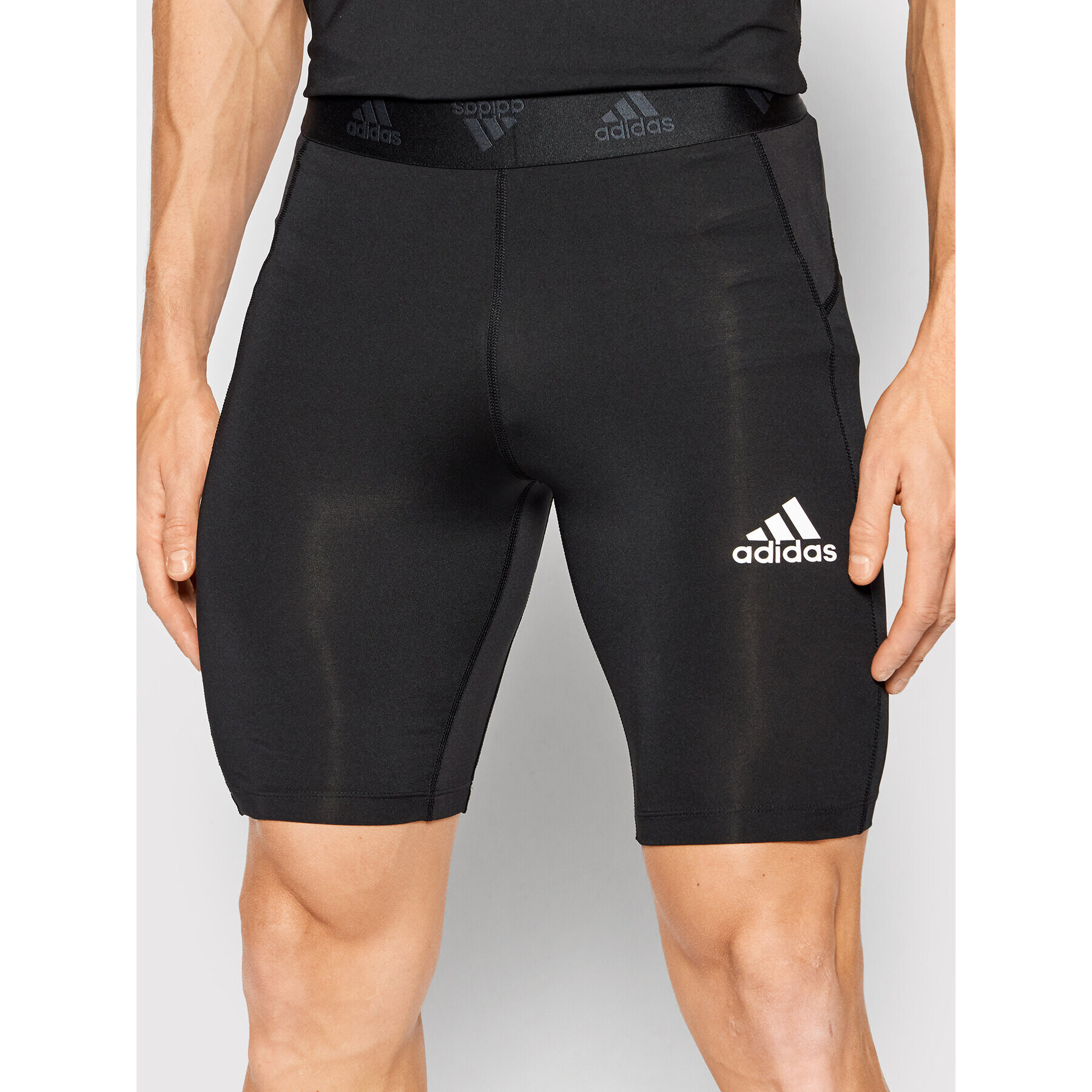 adidas Športové kraťasy Techfit GM5035 Čierna Slim Fit - Pepit.sk