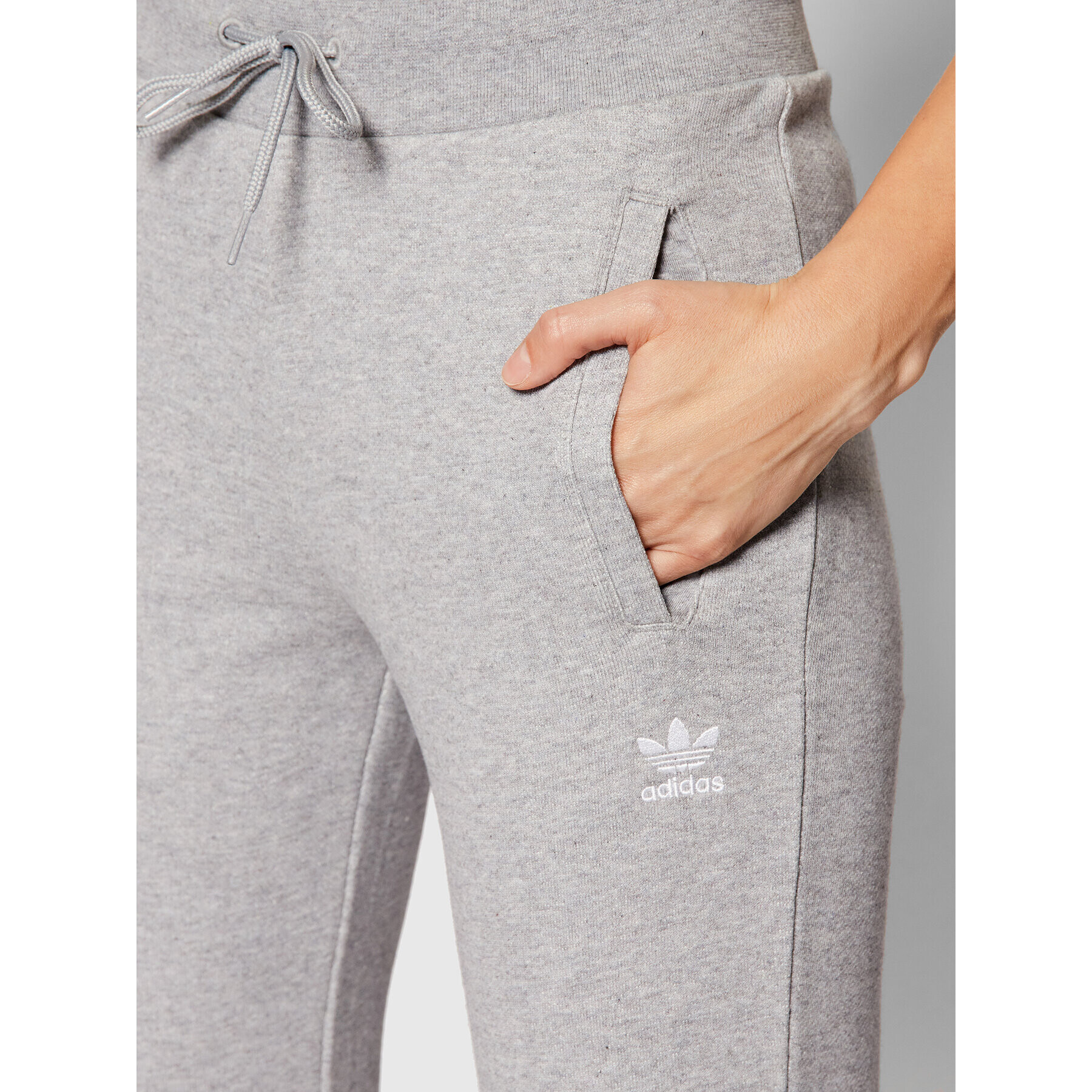 adidas Teplákové nohavice adicolor Essentials HF7501 Sivá Slim Fit - Pepit.sk