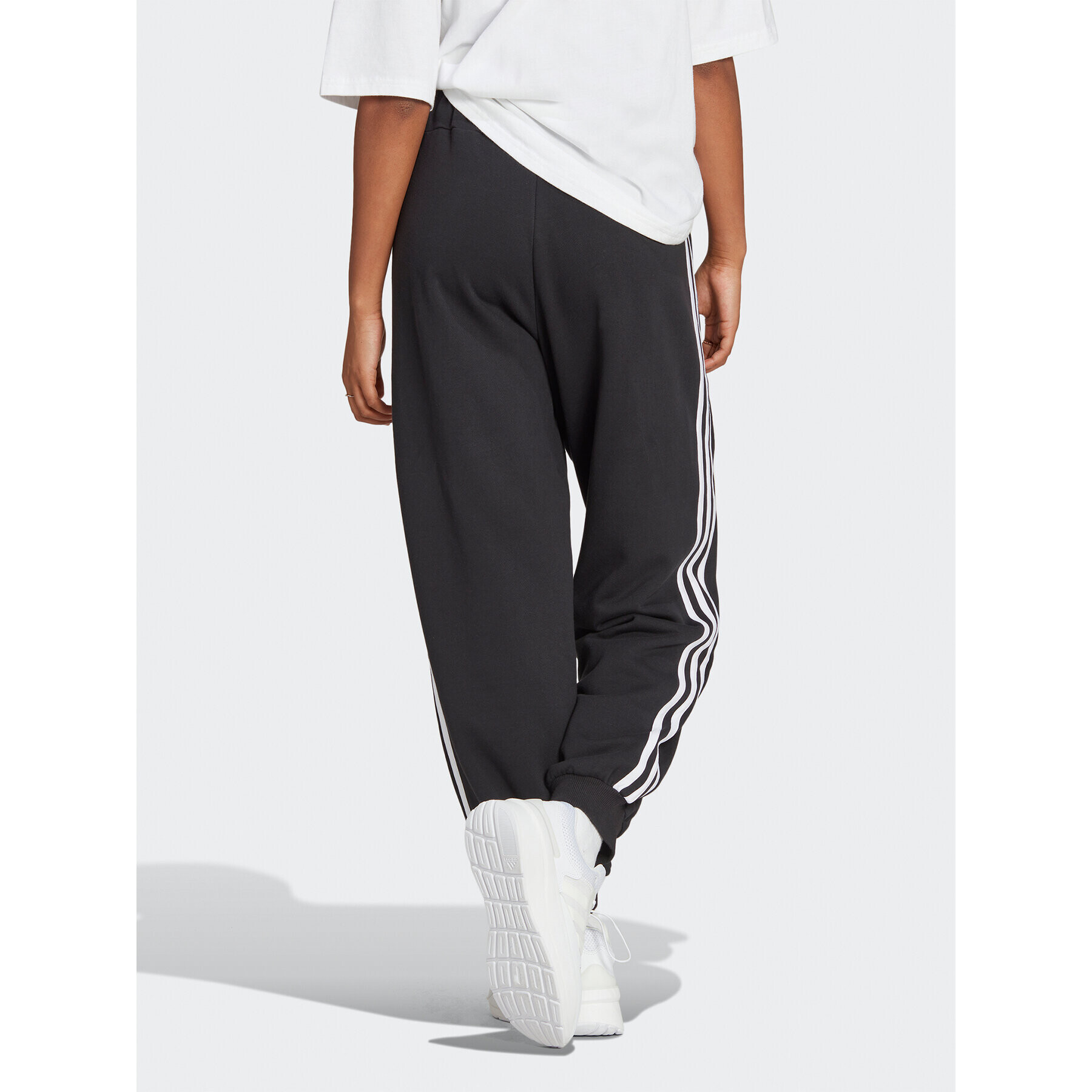 adidas Teplákové nohavice Essentials 3-Stripes French Terry Loose-Fit Joggers HA4375 Čierna Loose Fit - Pepit.sk