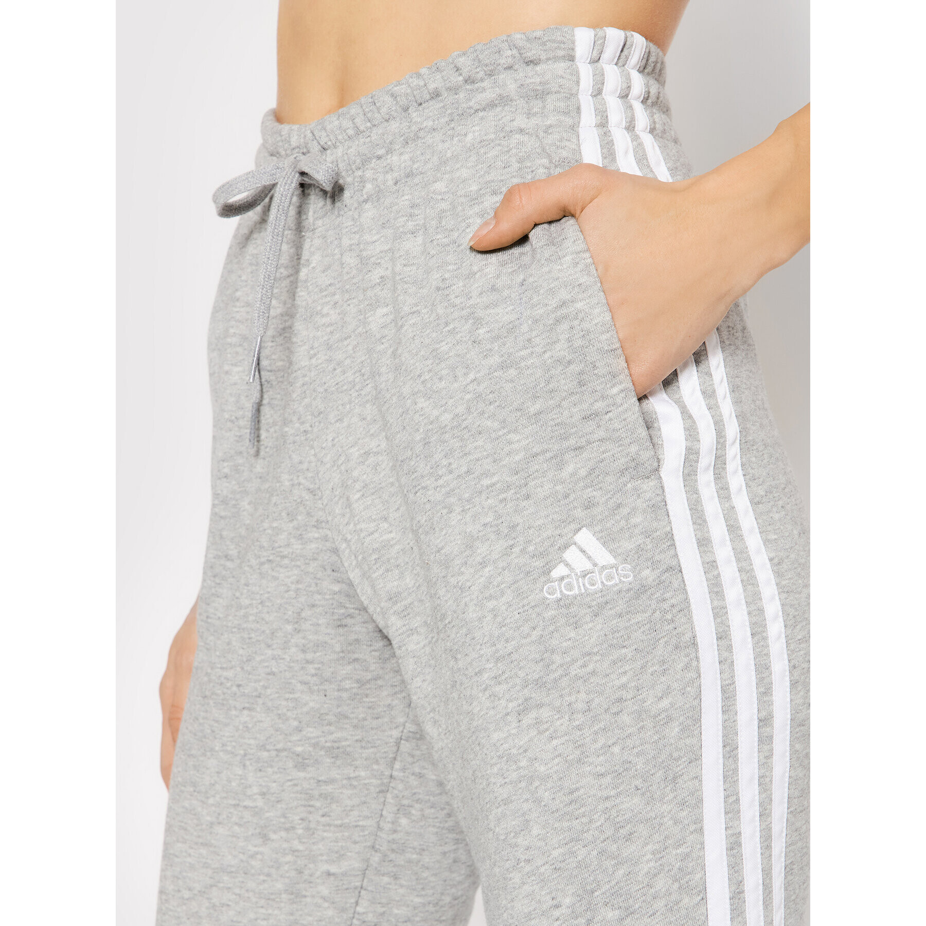 adidas Teplákové nohavice Essentials French Terry 3-Stripes GM8735 Sivá Slim Fit - Pepit.sk