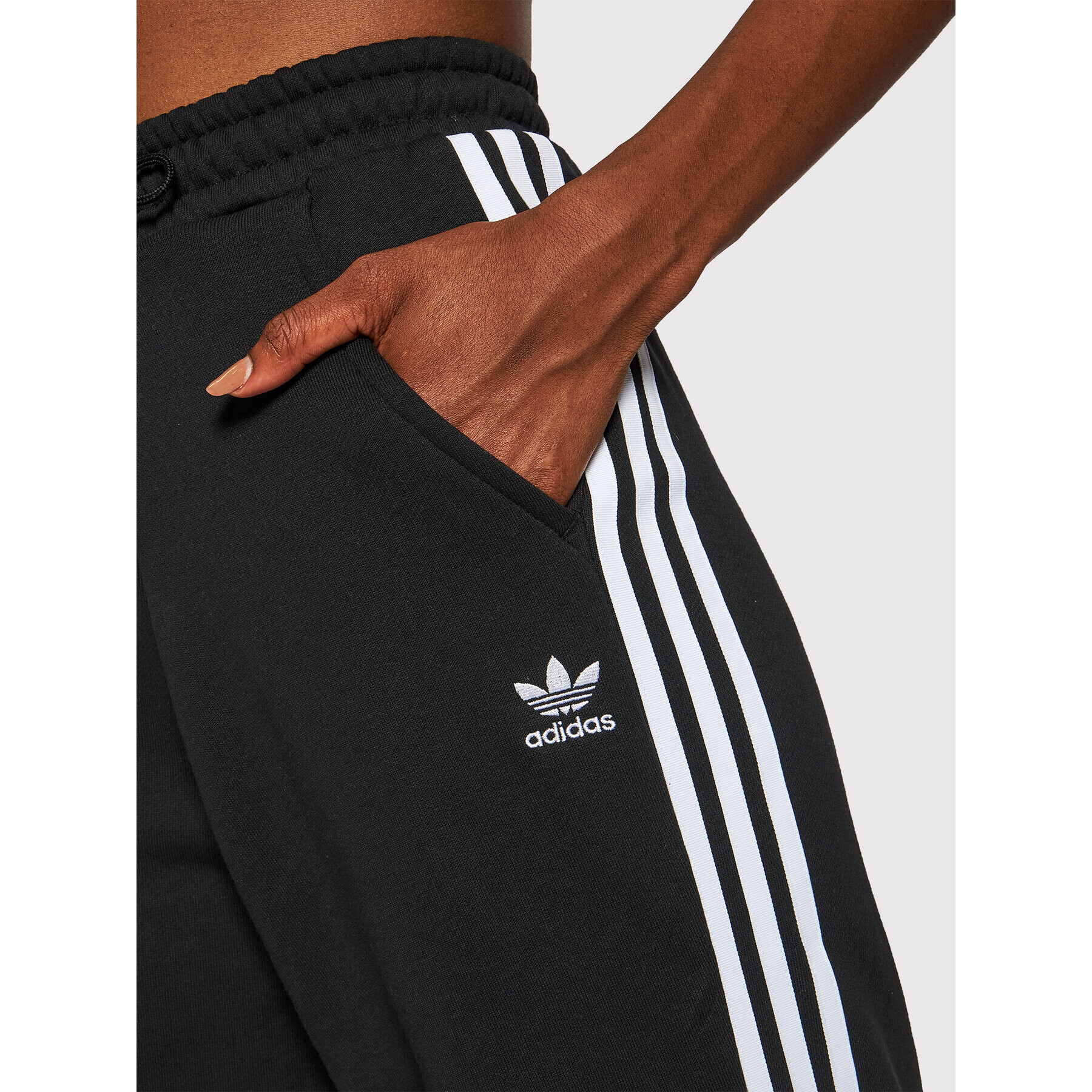 adidas Teplákové nohavice Jogger GD2260 Čierna Regular Fit - Pepit.sk