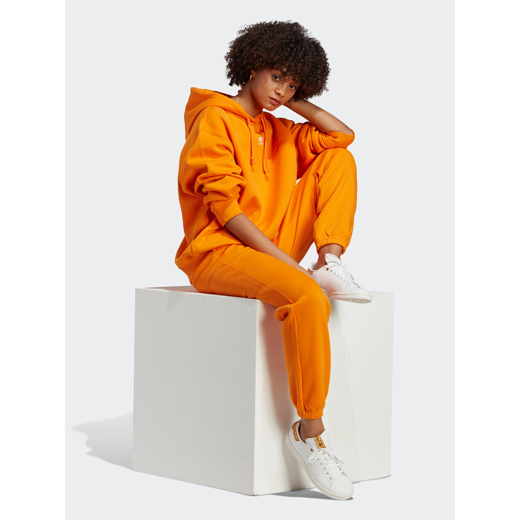 adidas Teplákové nohavice Joggers IK7689 Oranžová - Pepit.sk