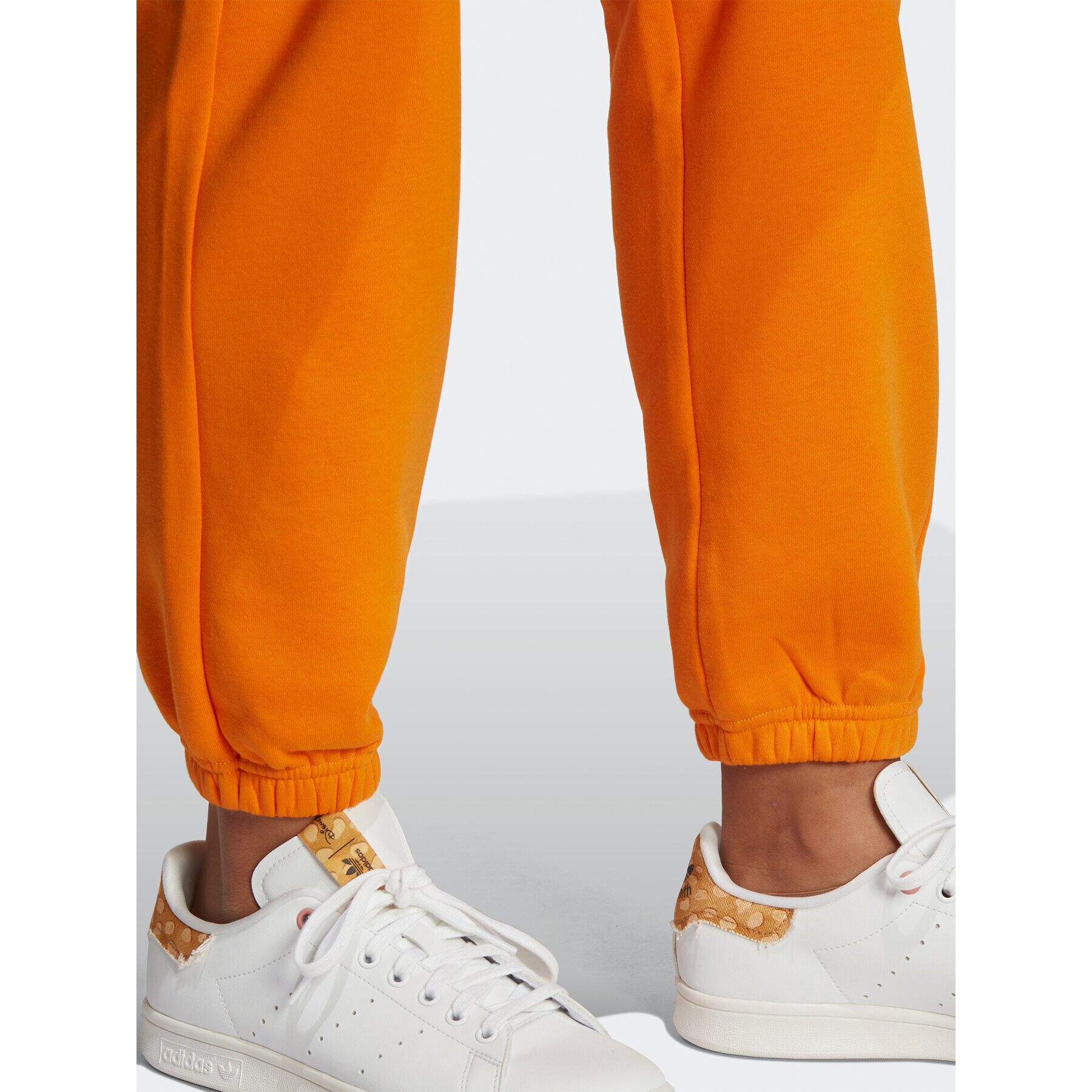 adidas Teplákové nohavice Joggers IK7689 Oranžová - Pepit.sk