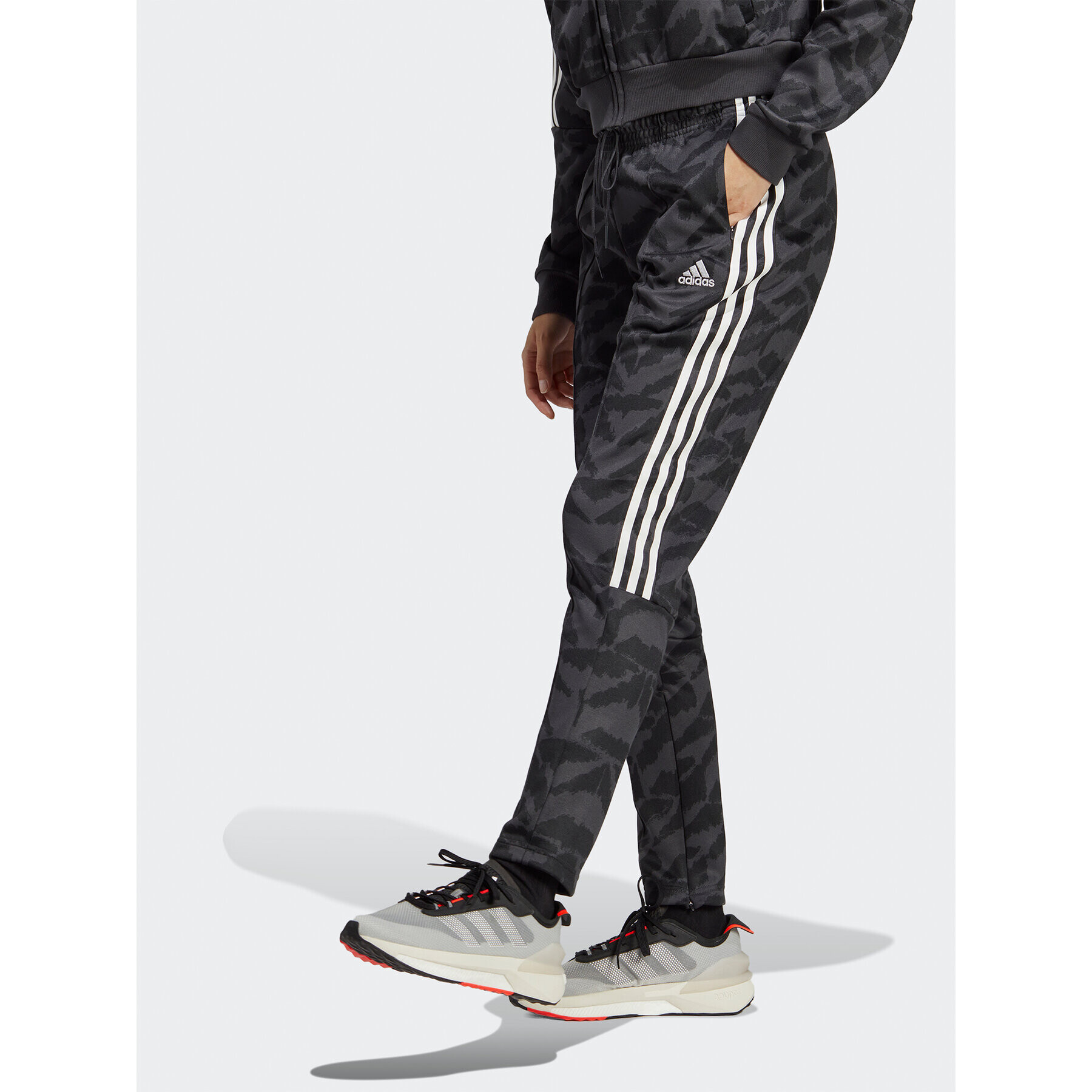 adidas Teplákové nohavice Tiro Suit Up Lifestyle Track Pant IC6655 Sivá Regular Fit - Pepit.sk