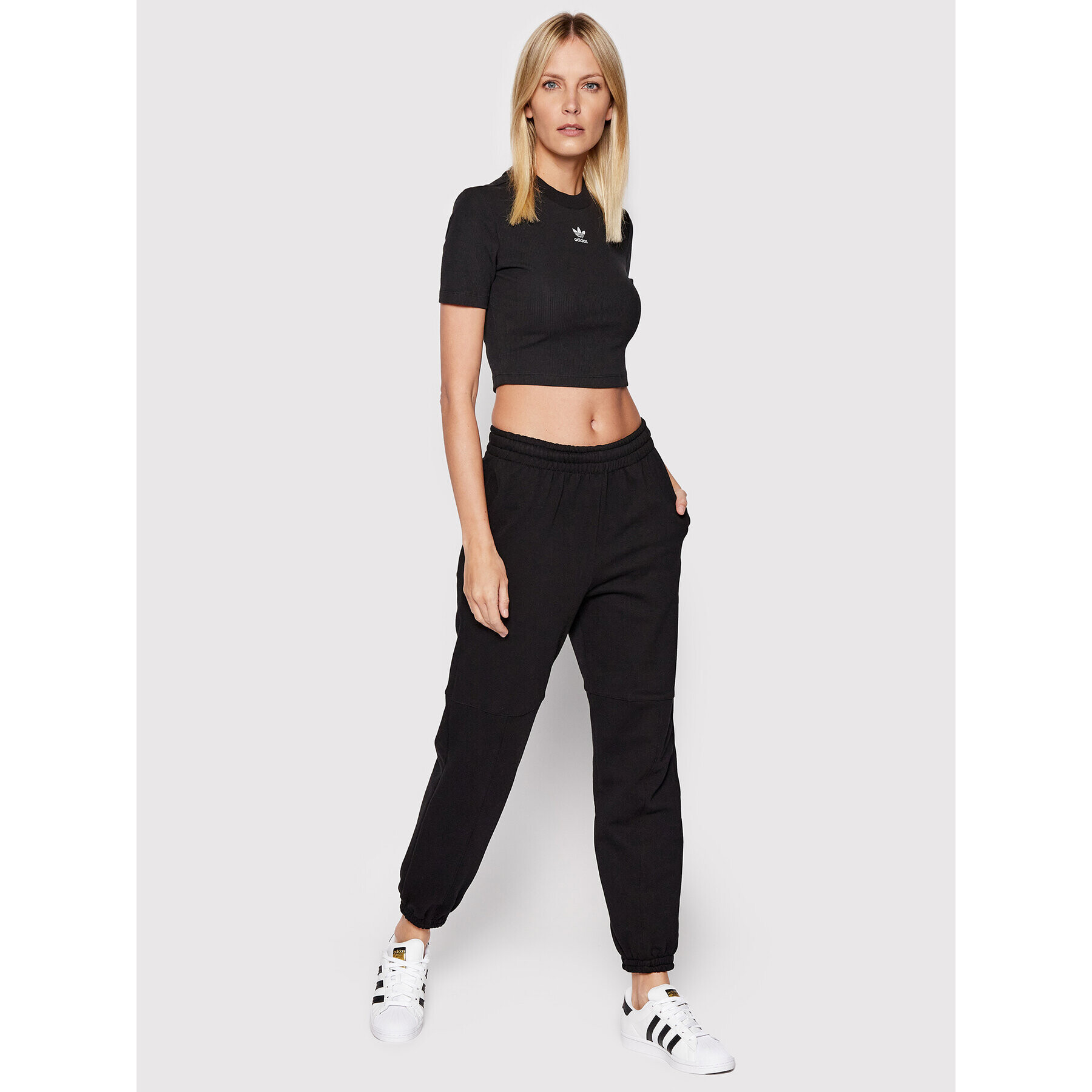 adidas Tričko adicolor Essentials Rib Cropped HF3395 Čierna Regular Fit - Pepit.sk