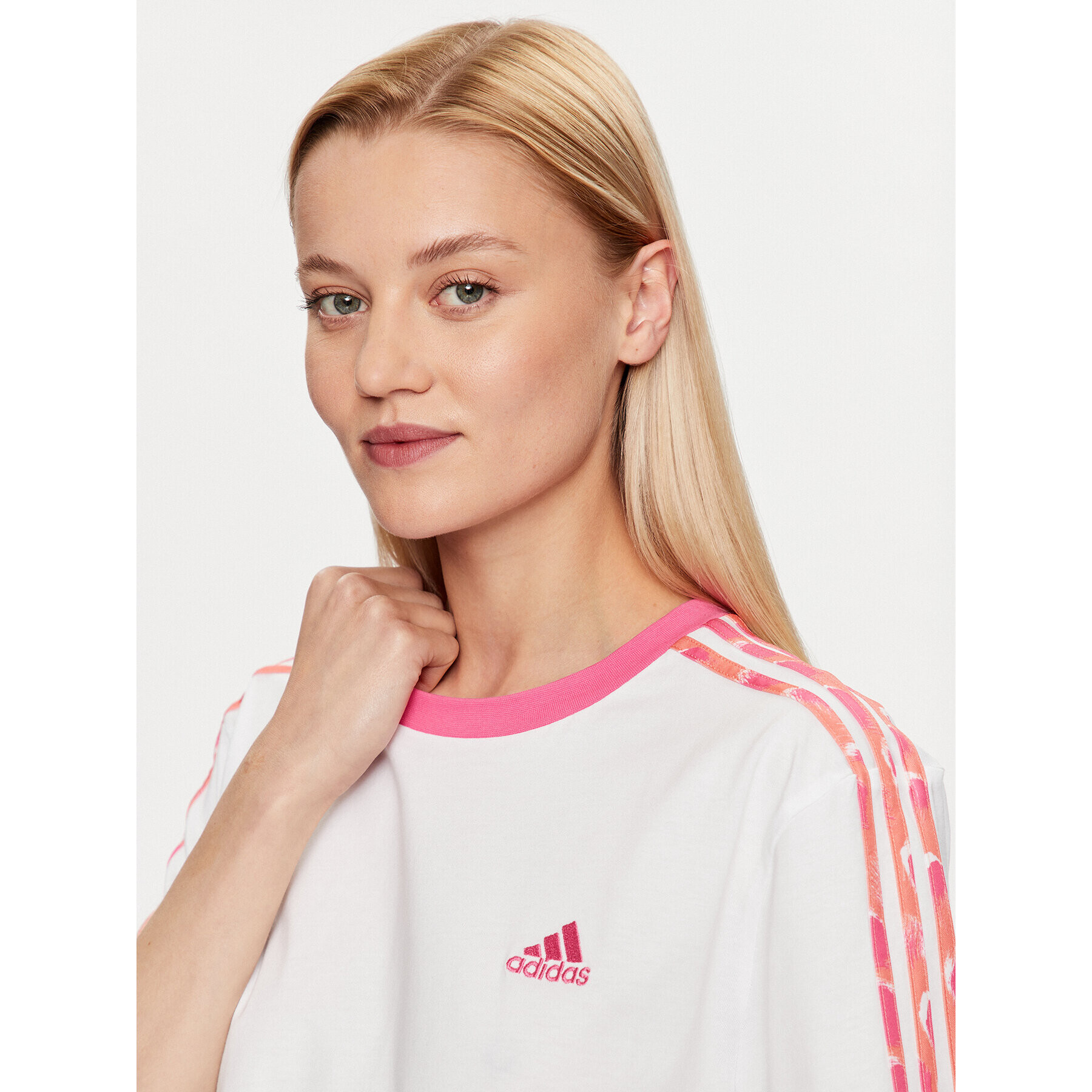 adidas Tričko Essentials 3-Stripes Single Jersey Crop Top IC9882 Biela Loose Fit - Pepit.sk