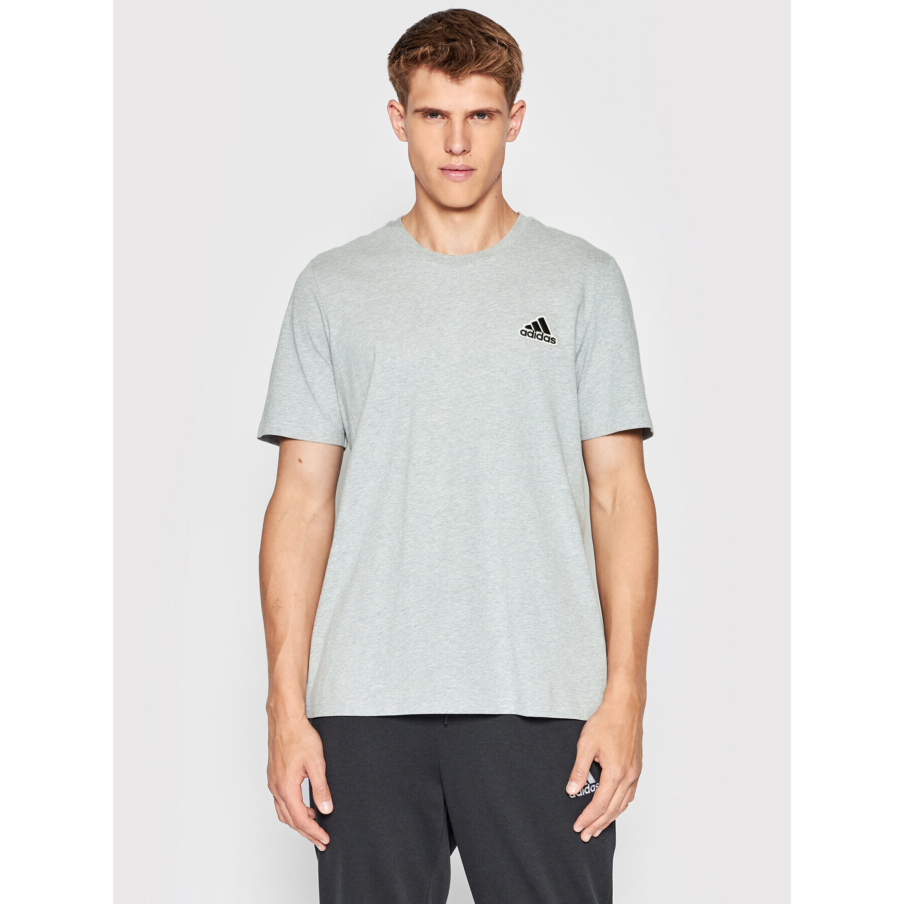 adidas Tričko Essentials FeelComfy Sport Inspired HE1808 Sivá Regular Fit - Pepit.sk