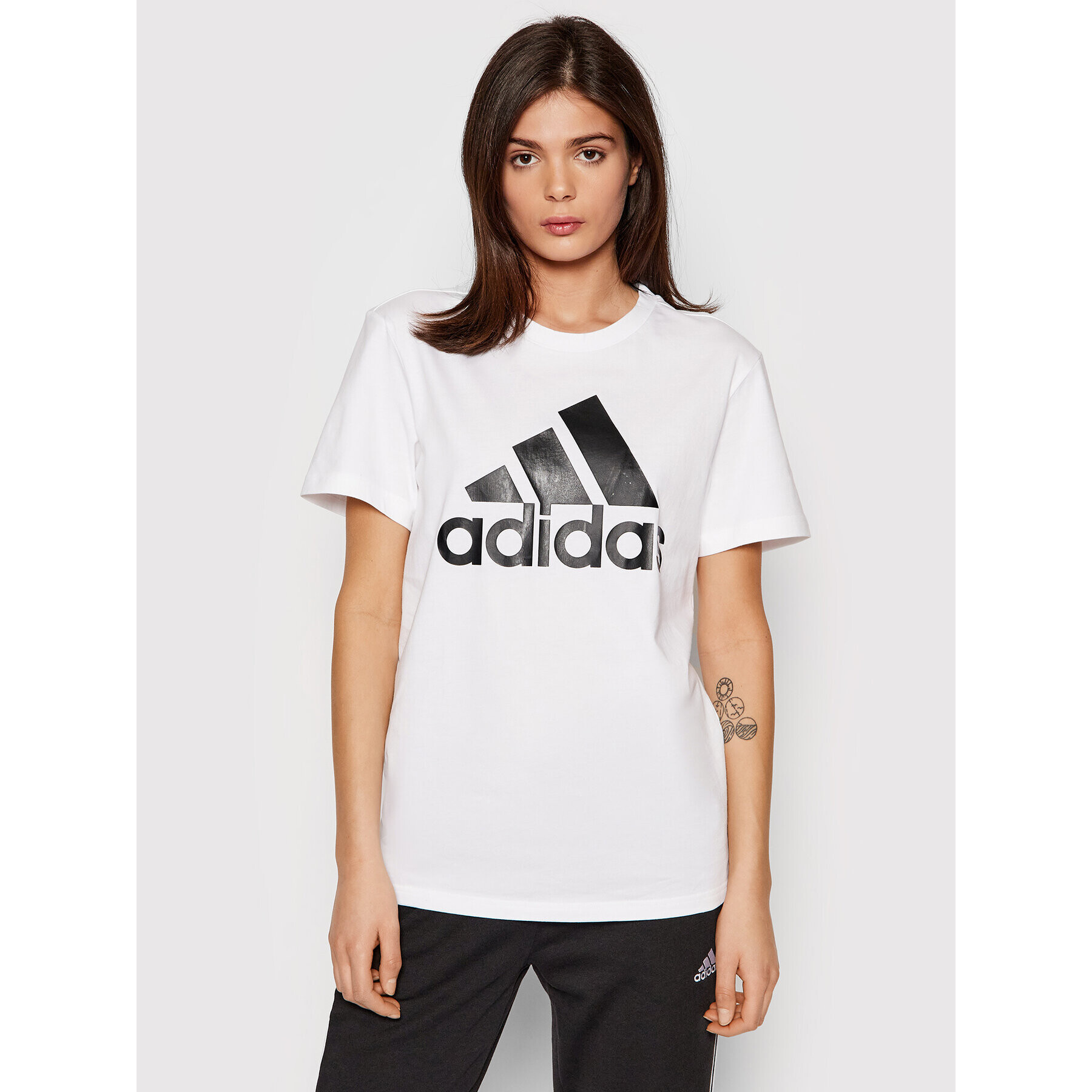 adidas Tričko Essentials Logo Boyfriend GL0779 Biela Loose Fit - Pepit.sk