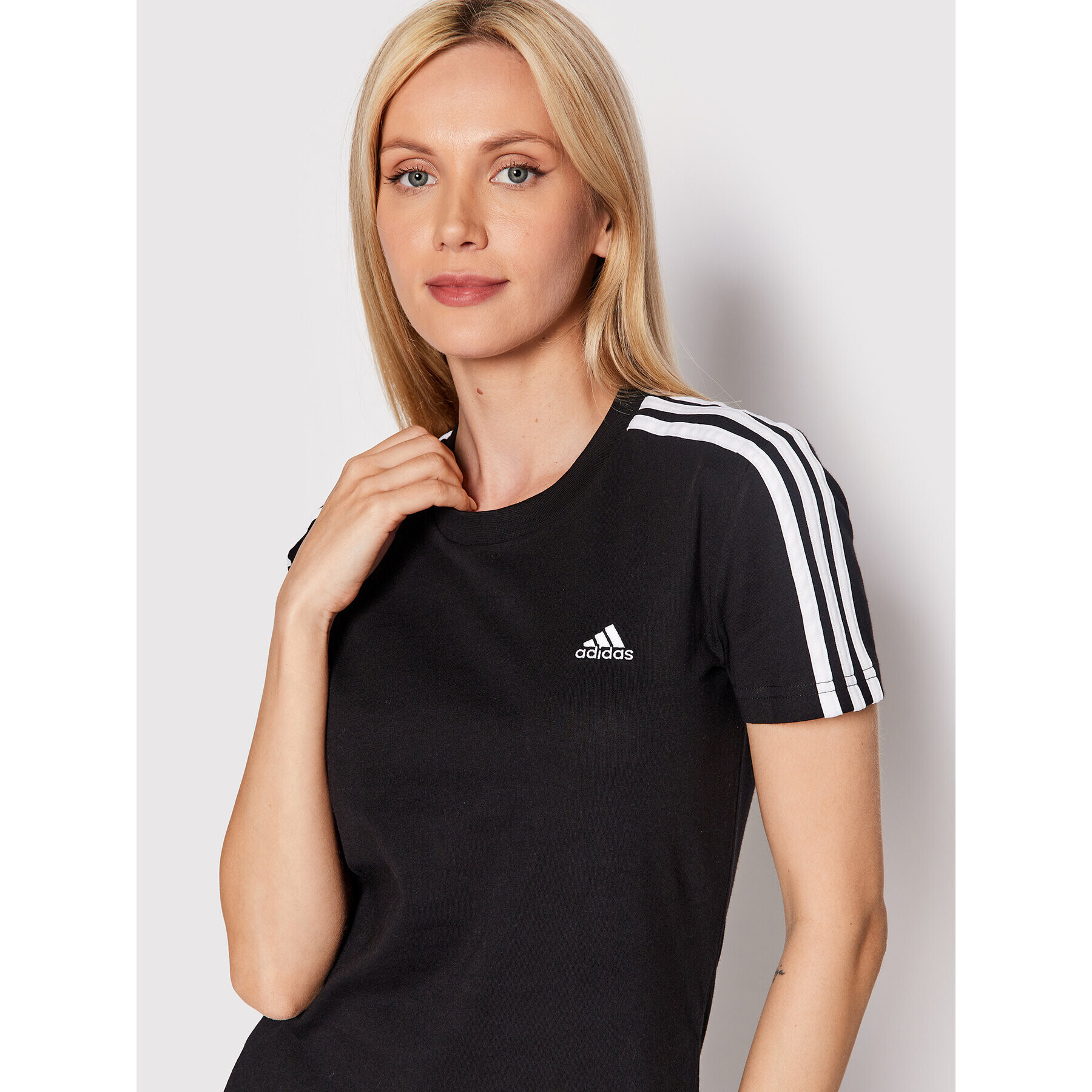 adidas Tričko Loungewear Essentials 3-Stripes GL0784 Čierna Slim Fit - Pepit.sk