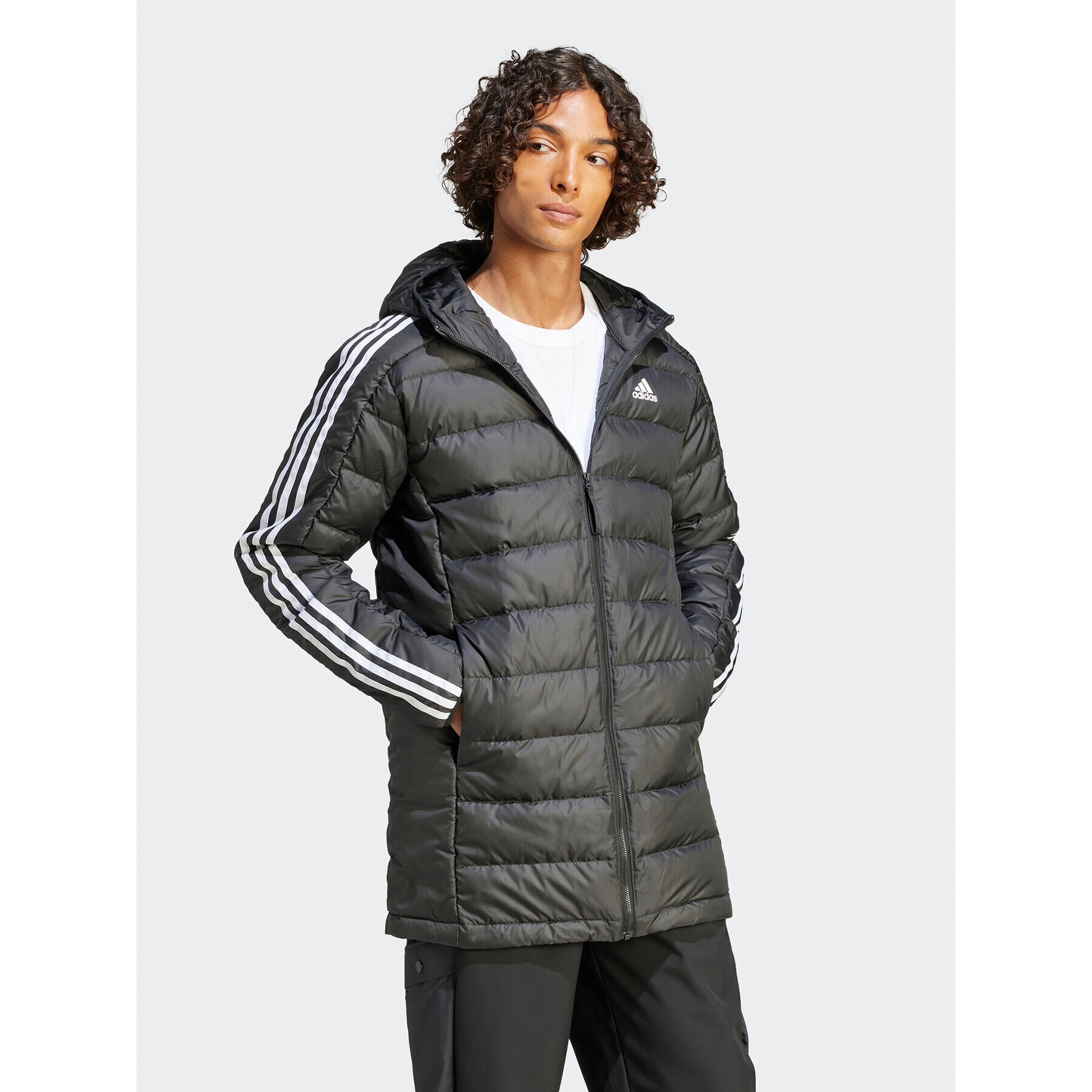 adidas Vatovaná bunda Essentials 3-Stripes HZ8522 Čierna Regular Fit - Pepit.sk