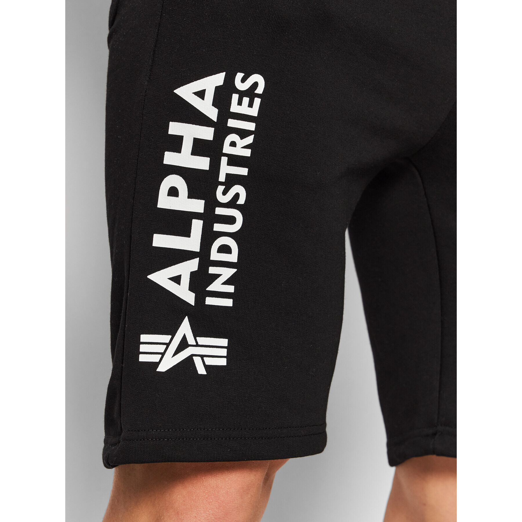 Alpha Industries Športové kraťasy Basic 116364 Čierna Regular Fit - Pepit.sk